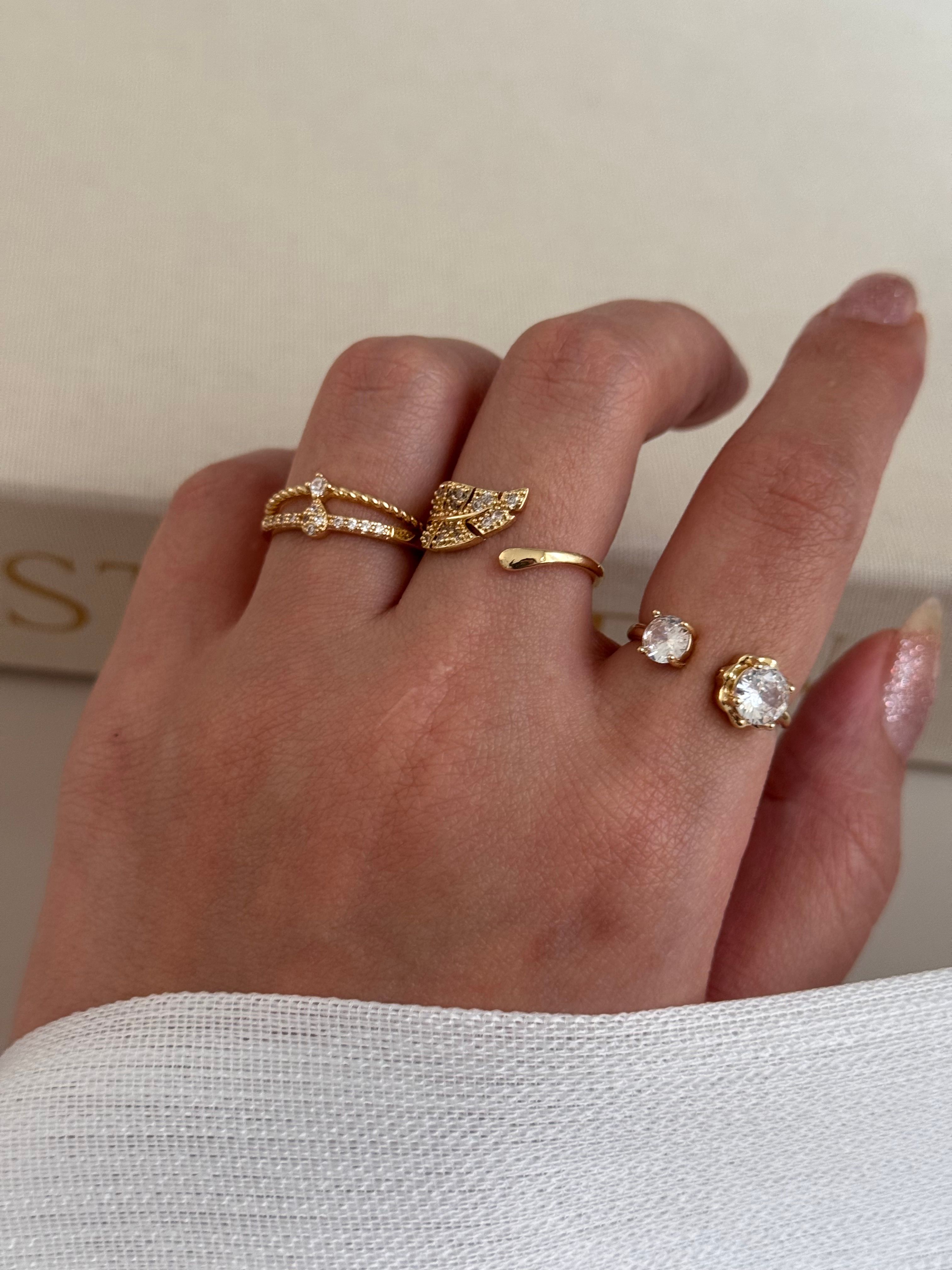 3’lü Ayarlanabilir Gold Yüzük Seti – Fiyonk ve Büyük Taş Detaylı
