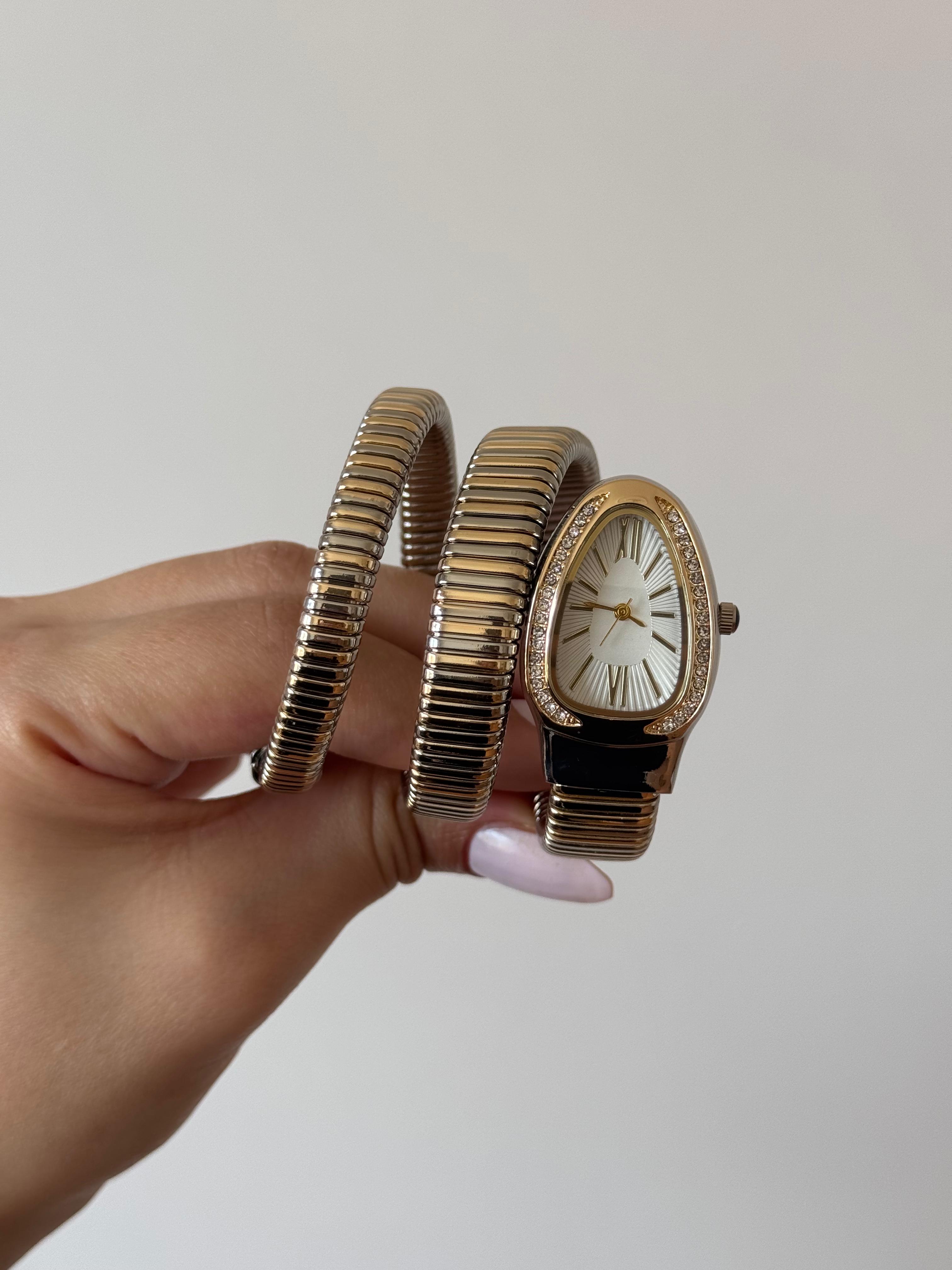 Rose Gold Sarmal Formlu Taş Detaylı Çelik Kadın Saat