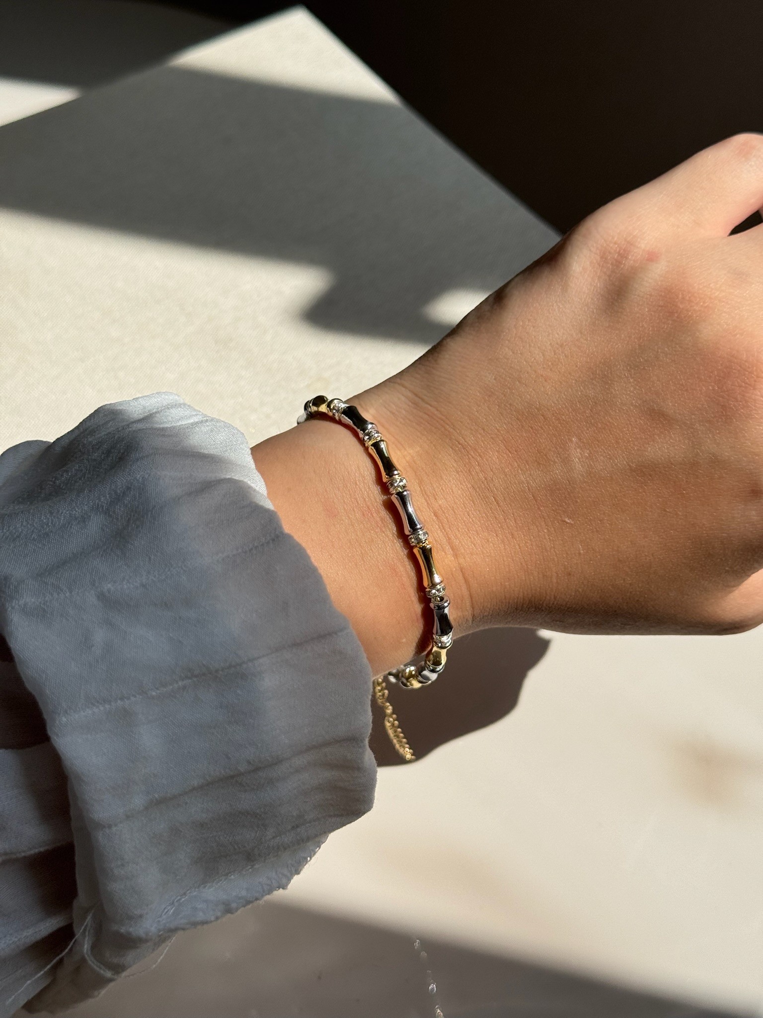 Altın & Gümüş Renk Kadın Çelik Bileklik – Taş Detaylı Modern Tasarım