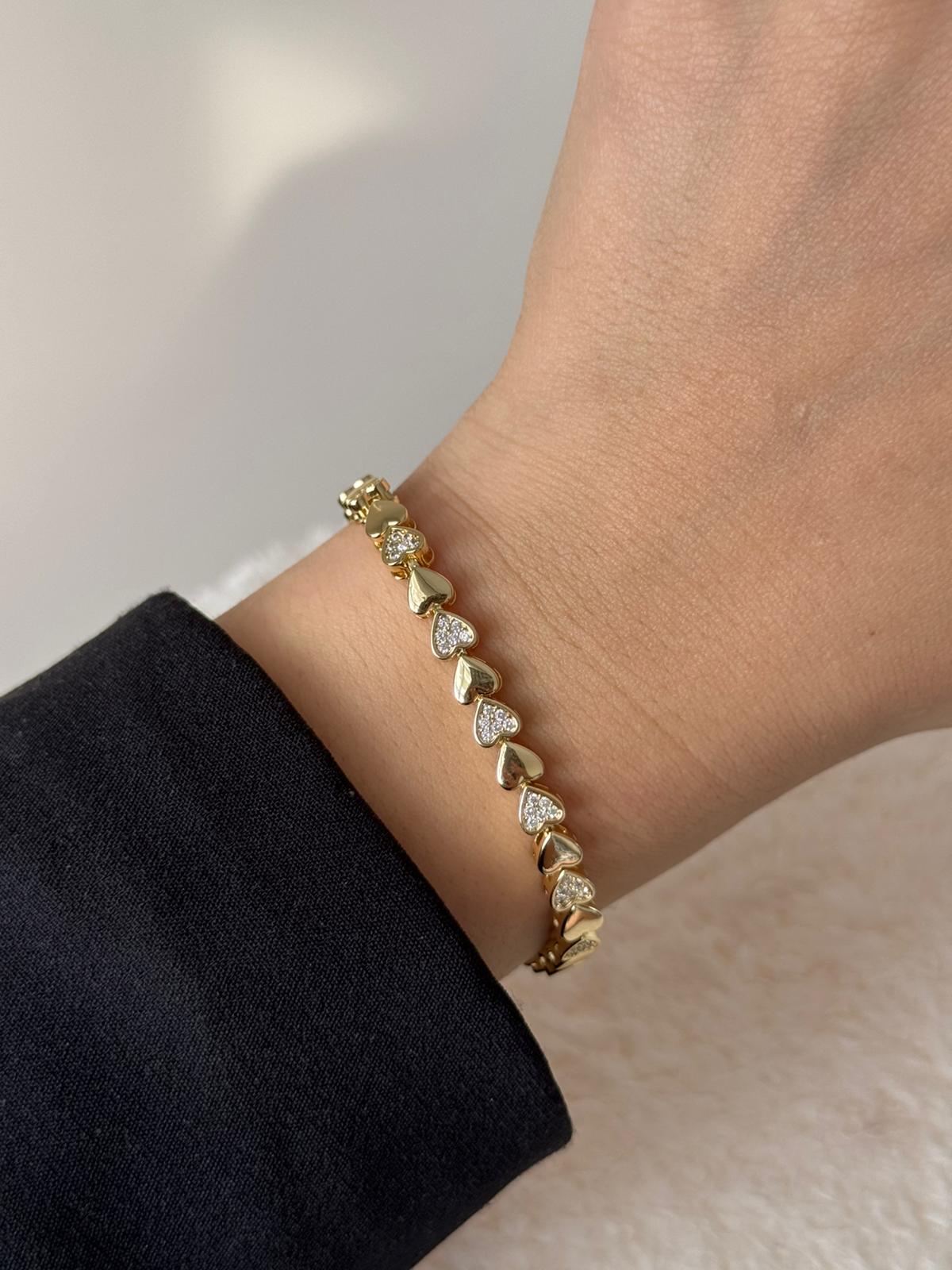 VIP Zircon Heart Bracelet – Stainless Steel Gold