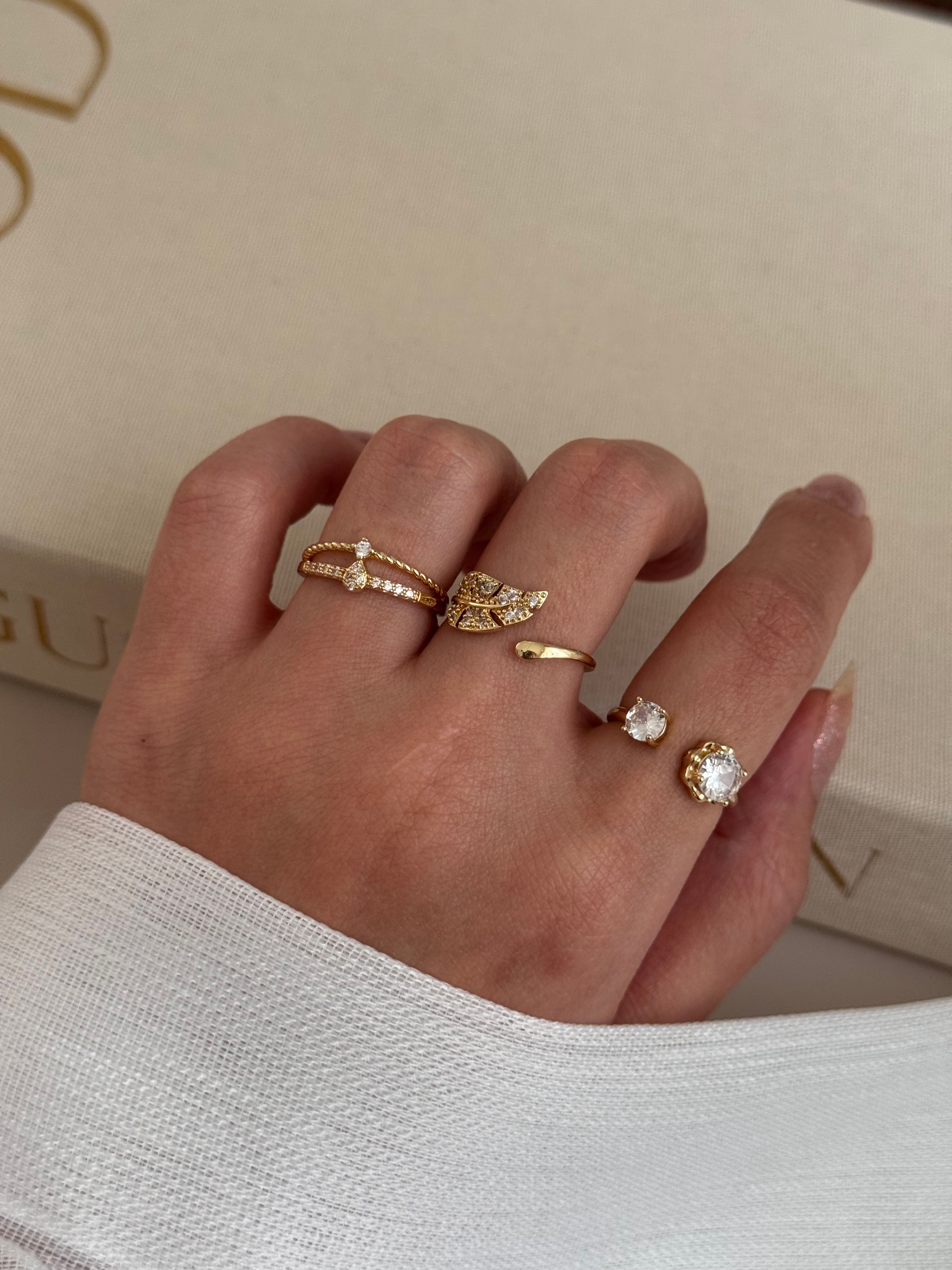 3’lü Ayarlanabilir Gold Yüzük Seti – Fiyonk ve Büyük Taş Detaylı