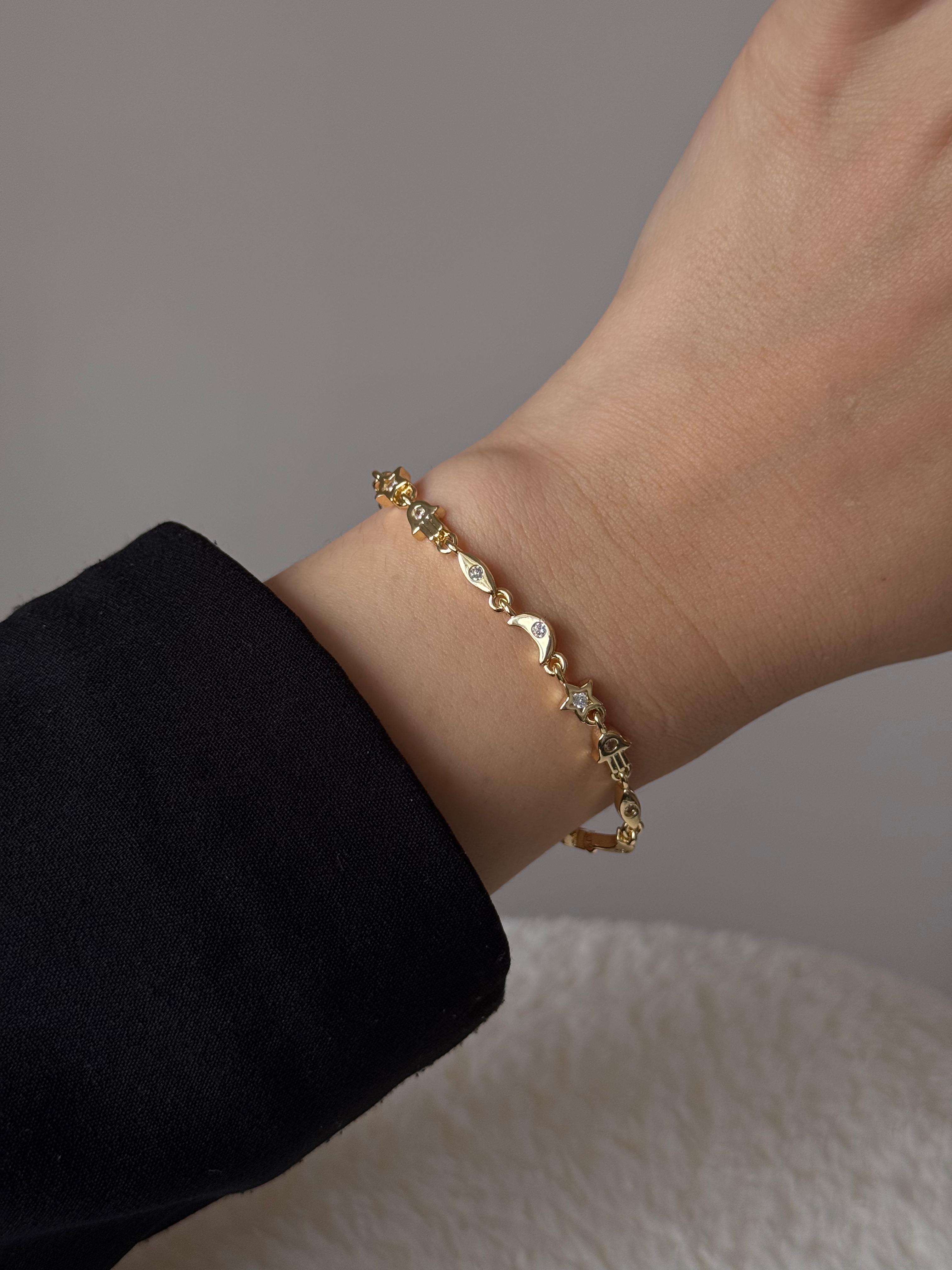 Altın Renk Ay ve Yıldız Motifli Taşlı Çelik Bileklik