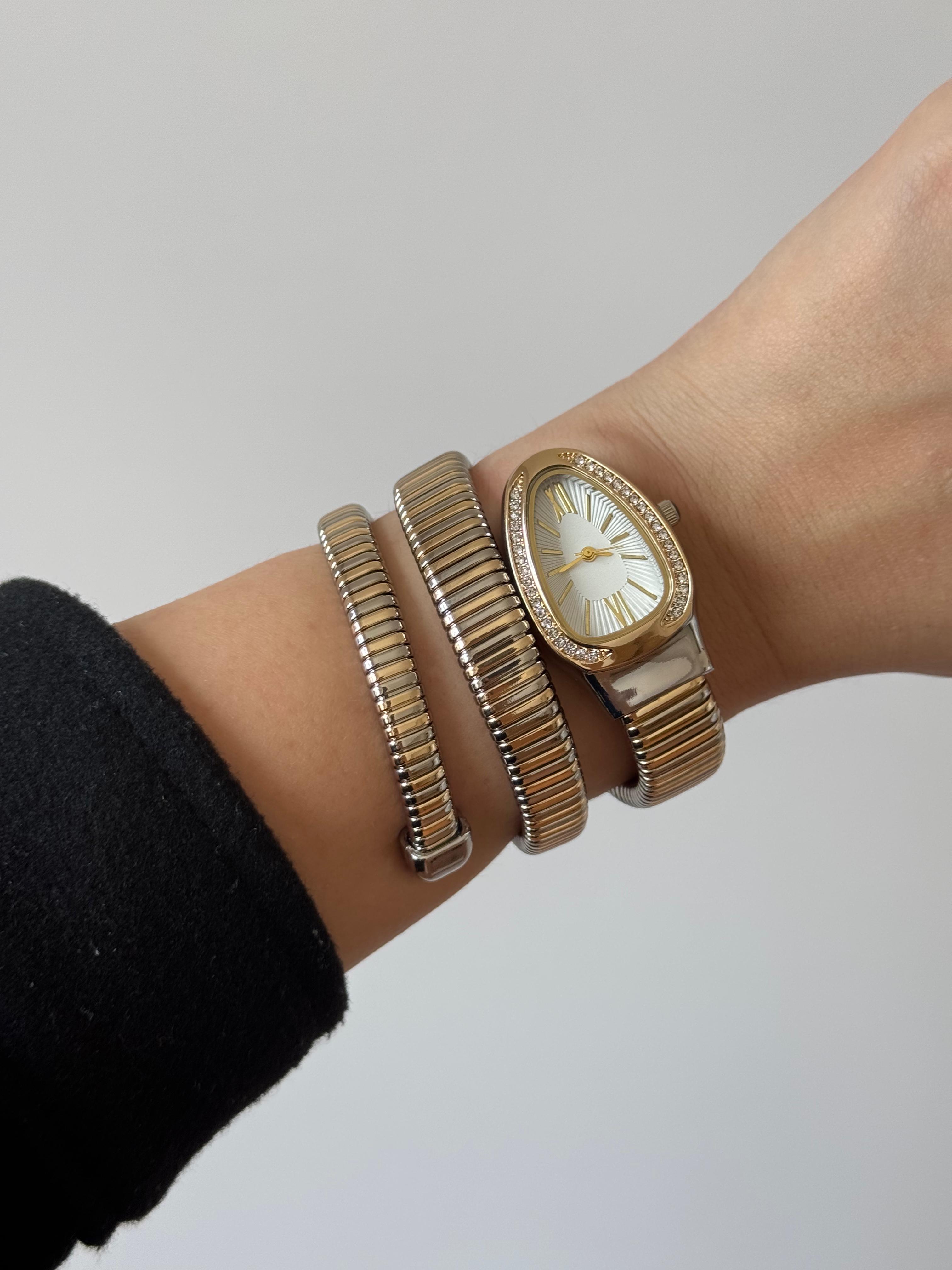 Rose Gold Sarmal Formlu Taş Detaylı Çelik Kadın Saat