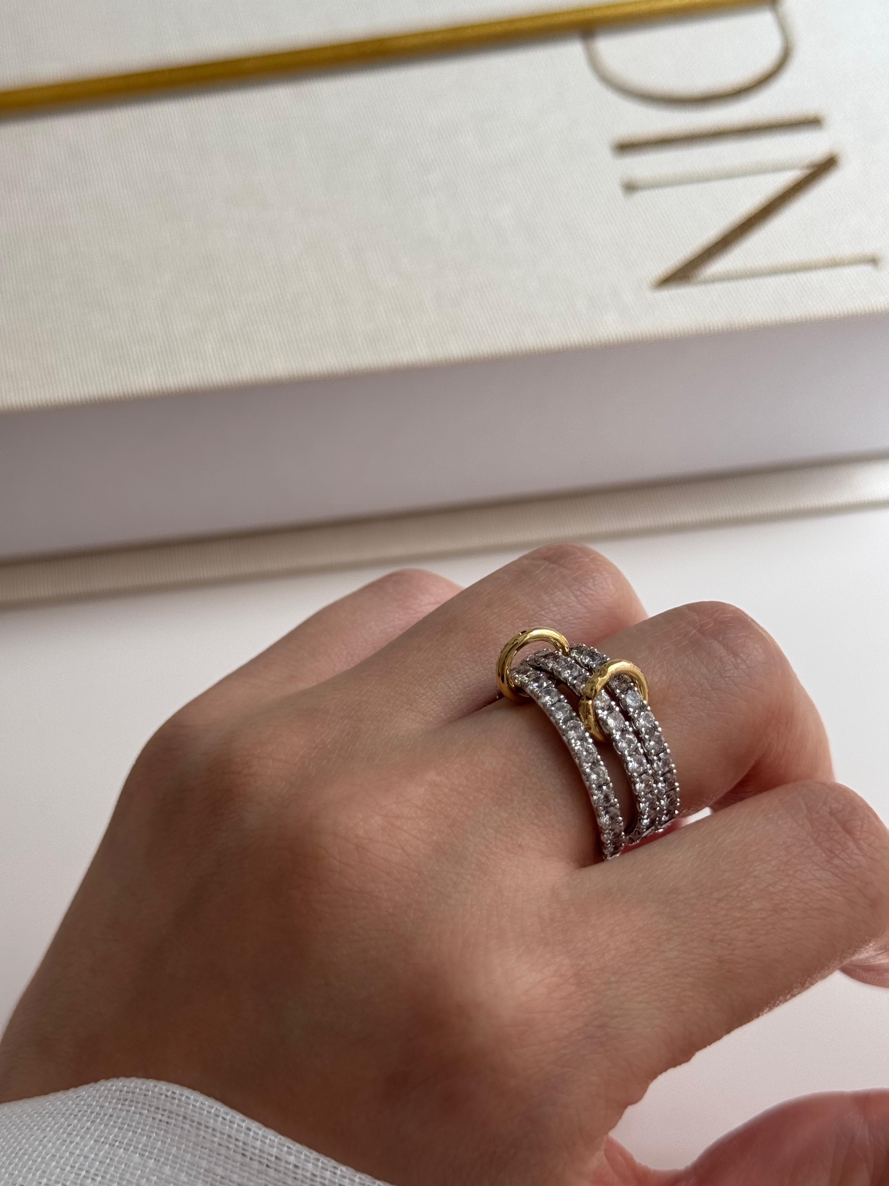 Üçlü Zirkon Taşlı Gold Renk Halka Kadın Çelik Yüzük | Işıltılı ve Şık Tasarım
