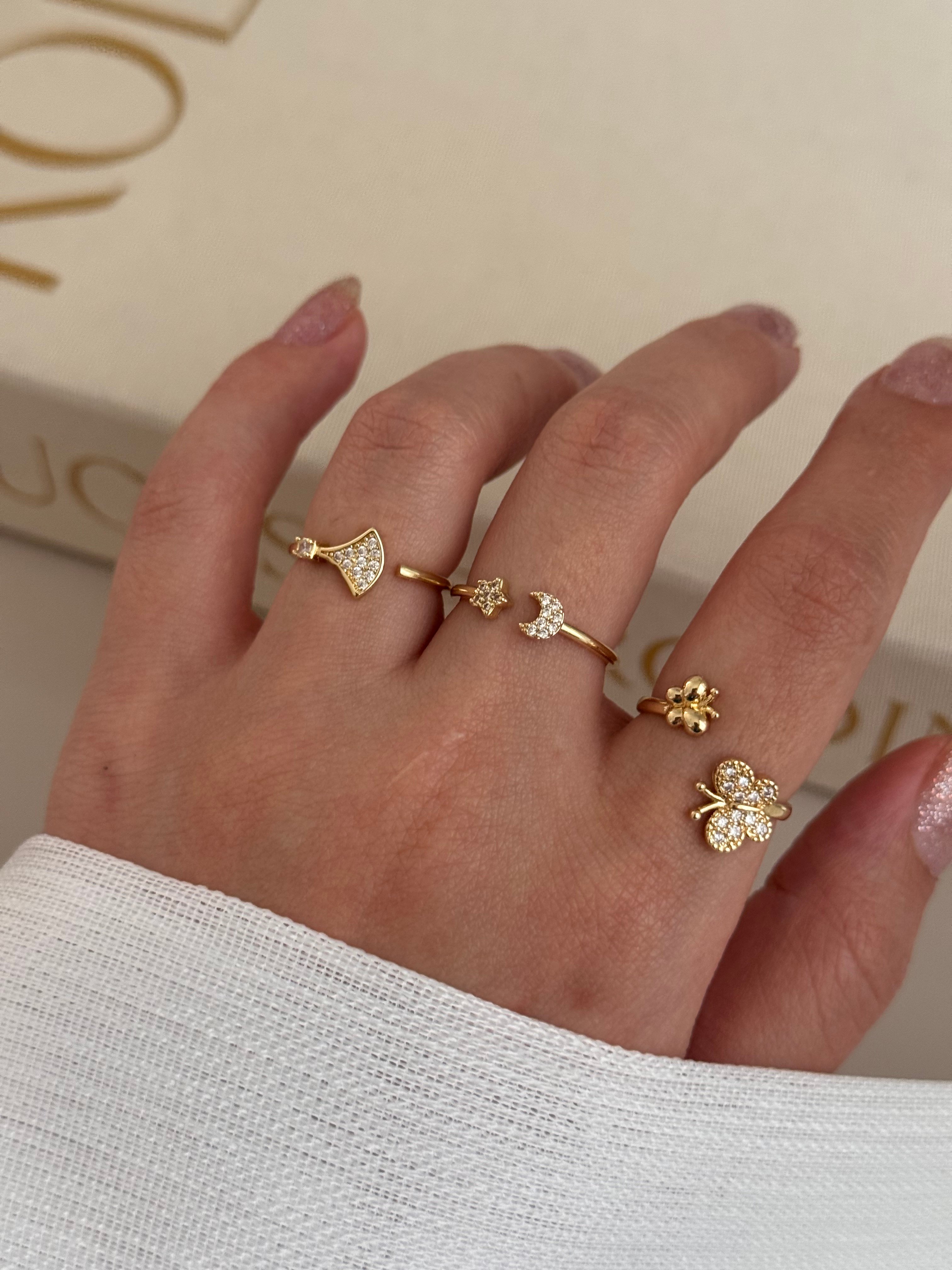 3’lü Ayarlanabilir Gold Figürlü Yüzük Seti – Melek, Ay-Yıldız ve Kelebek Detaylı