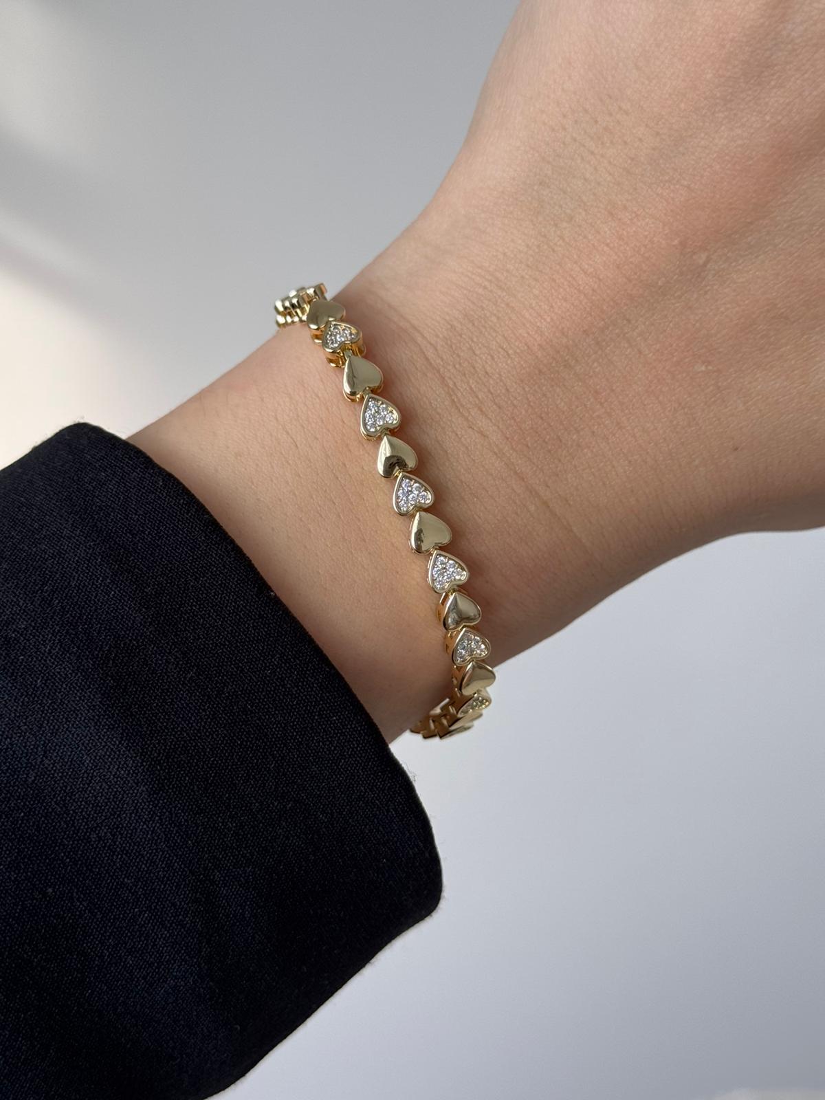 VIP Zircon Heart Bracelet – Stainless Steel Gold