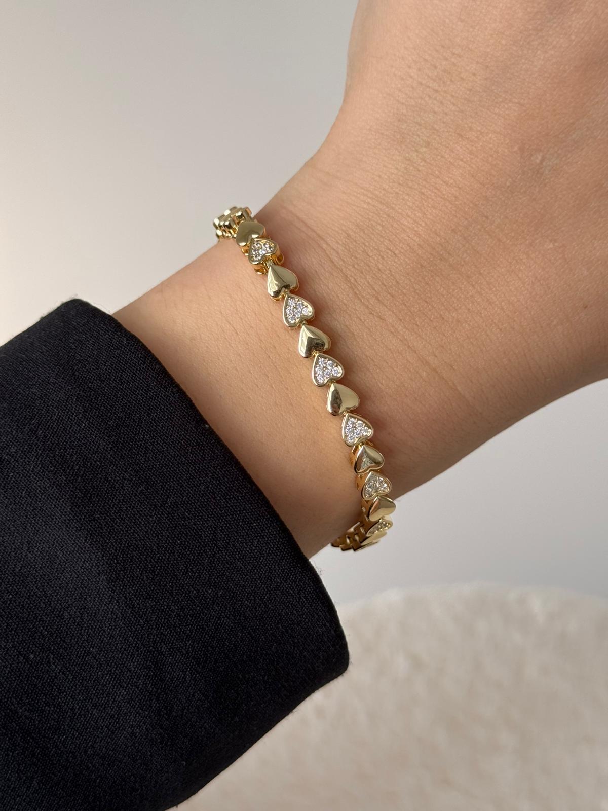 VIP Zircon Heart Bracelet – Stainless Steel Gold