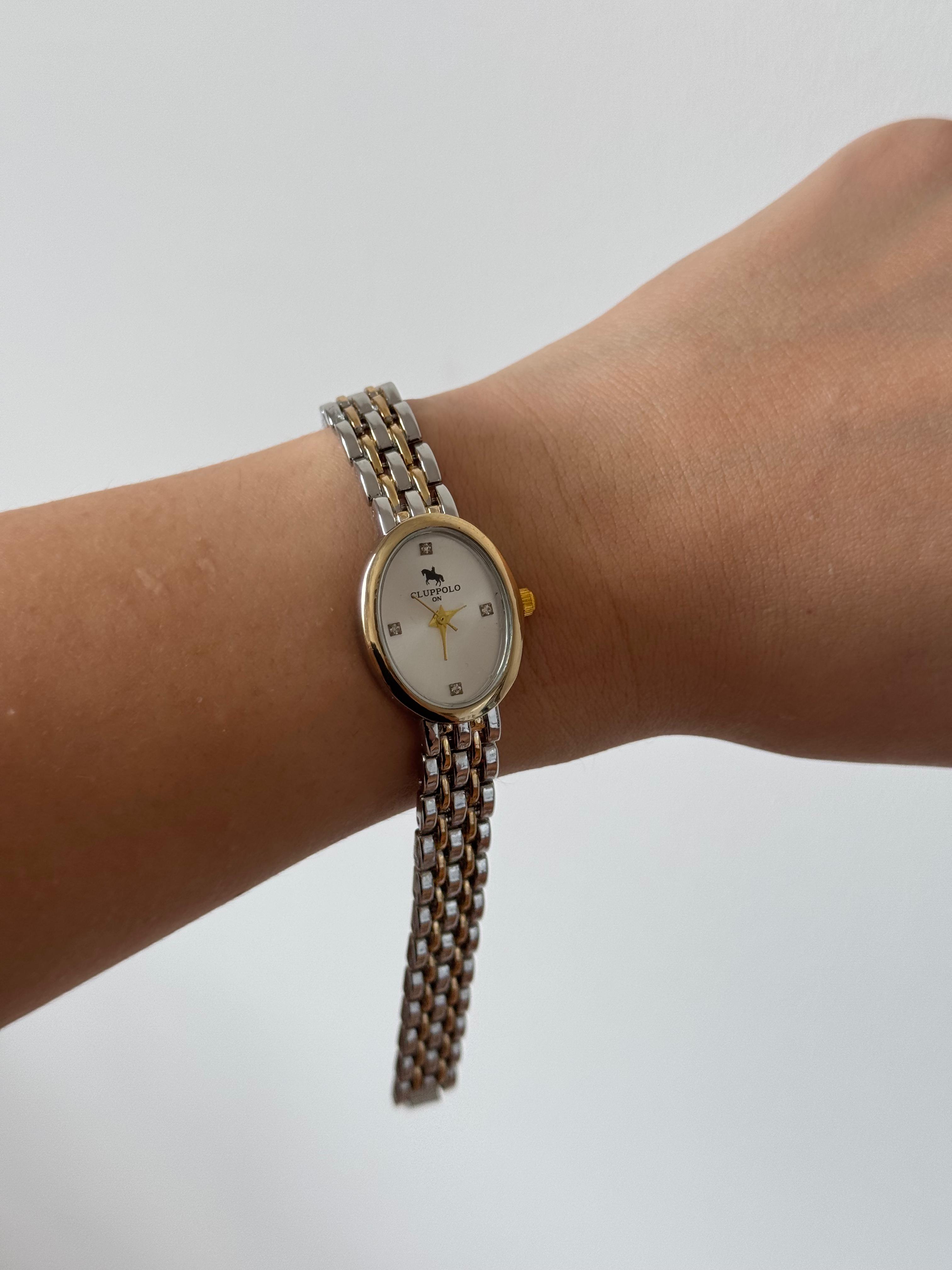 Rose Gold Oval Kasa Beyaz Kadran Zincir Bilezikli Çelik Kadın Kol Saati