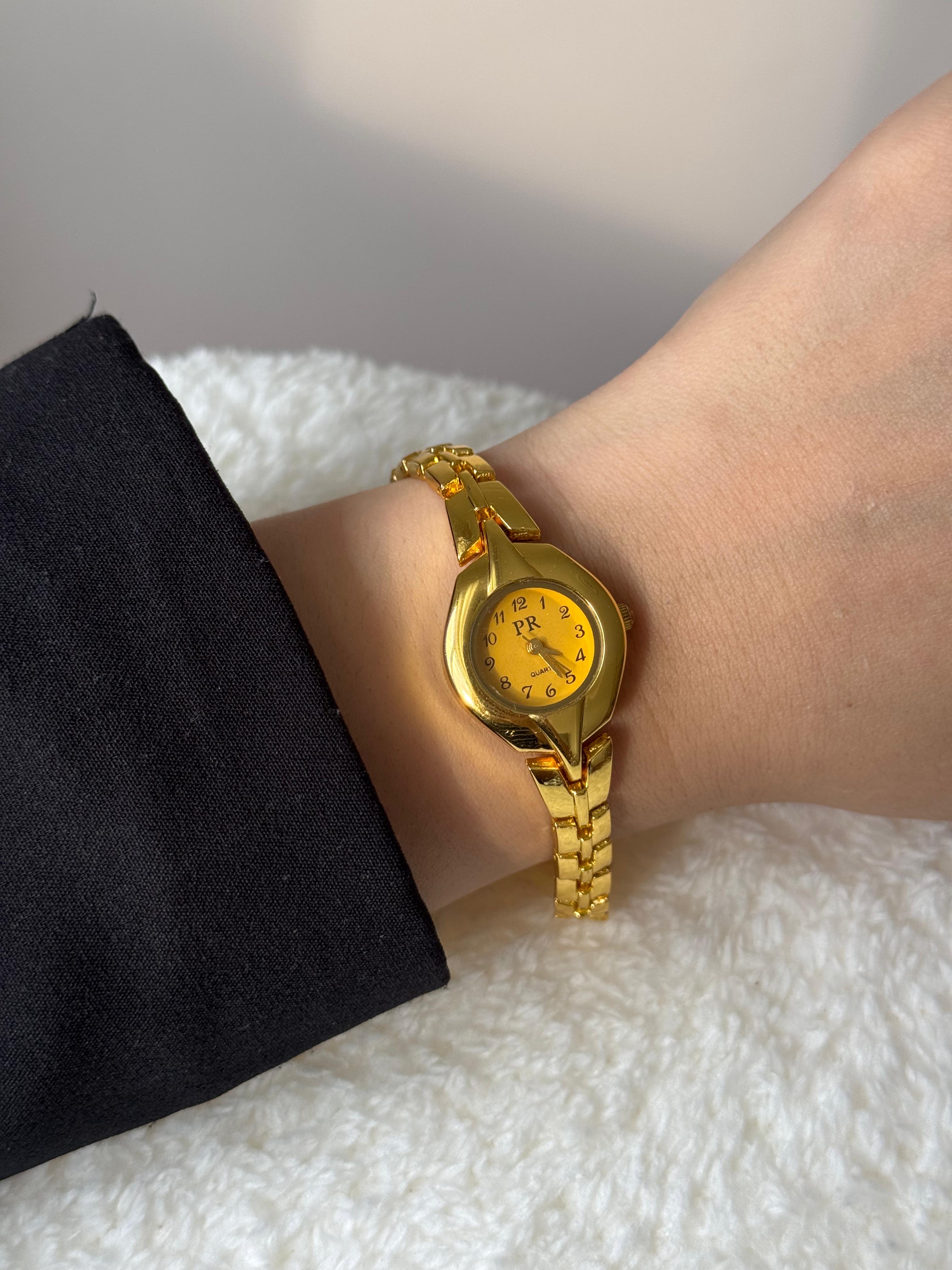 Gold Minimal Watch – Round Case Chain Strap Stainless Steel Design