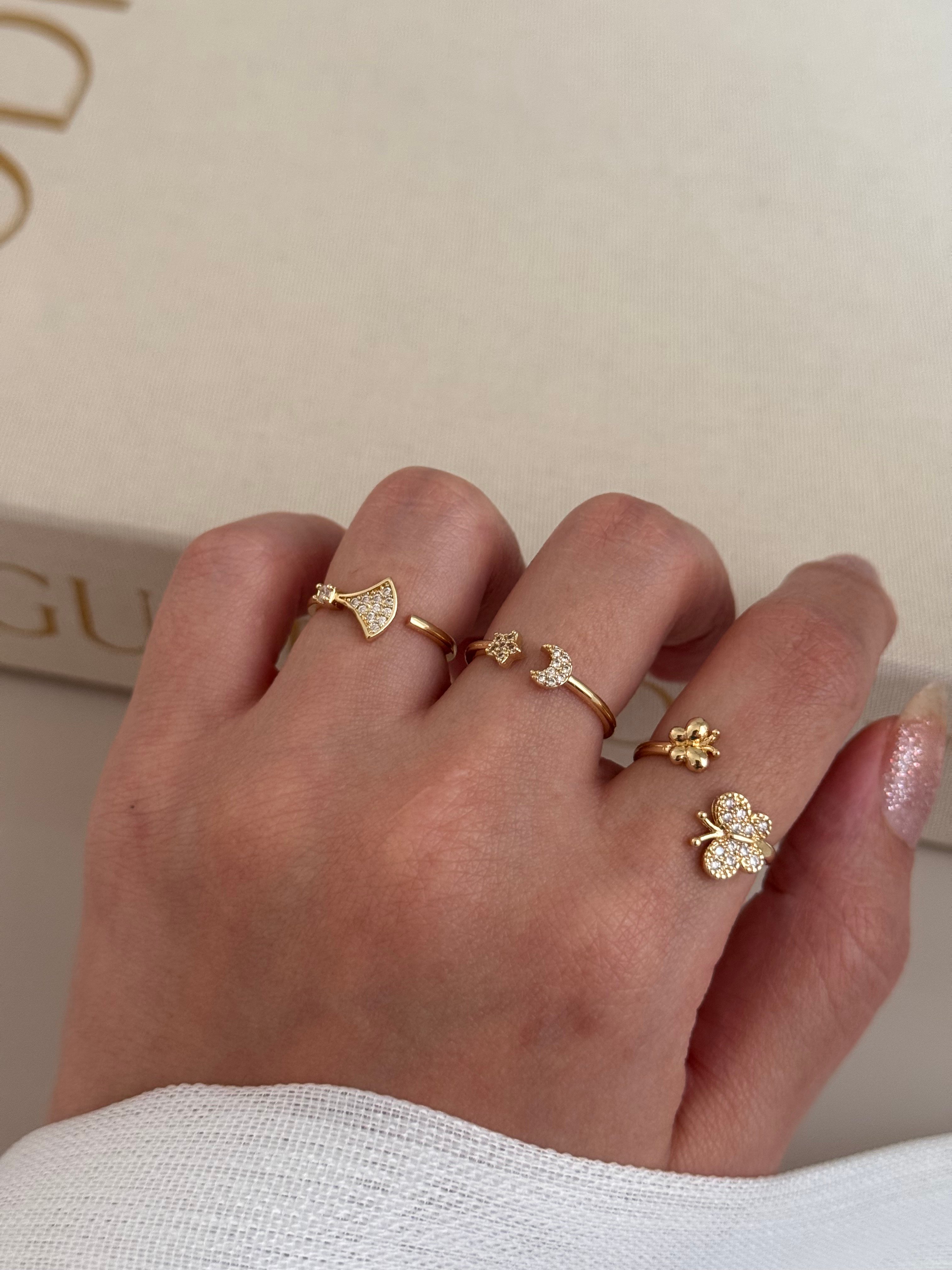 3’lü Ayarlanabilir Gold Figürlü Yüzük Seti – Melek, Ay-Yıldız ve Kelebek Detaylı