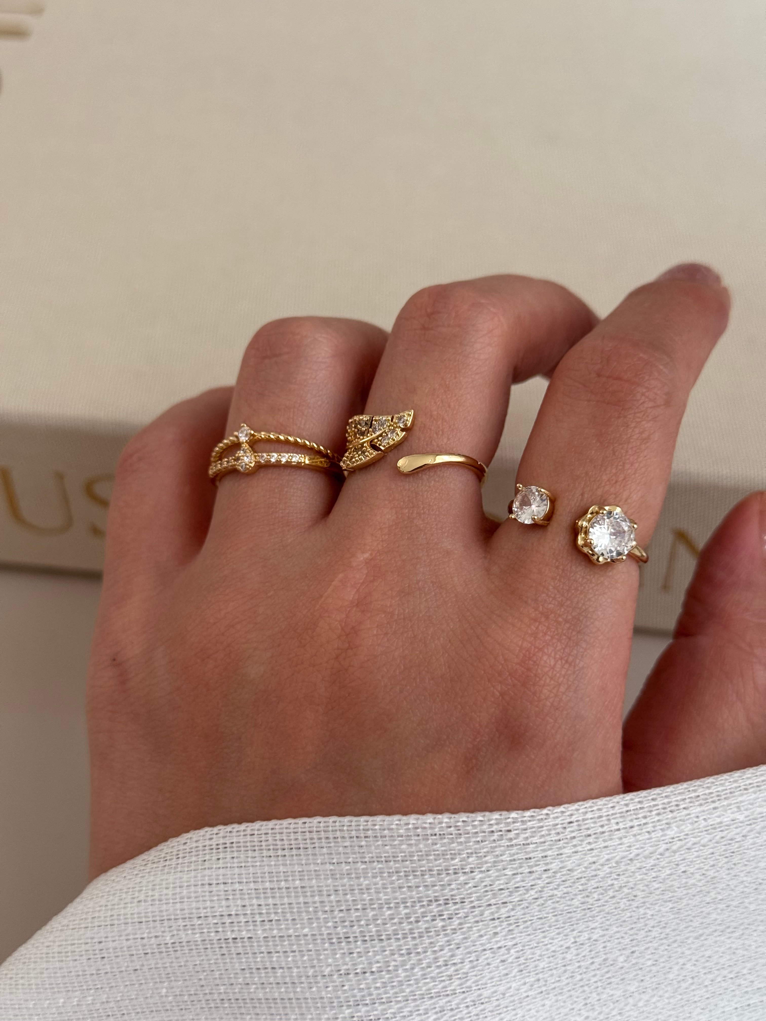 3’lü Ayarlanabilir Gold Yüzük Seti – Fiyonk ve Büyük Taş Detaylı