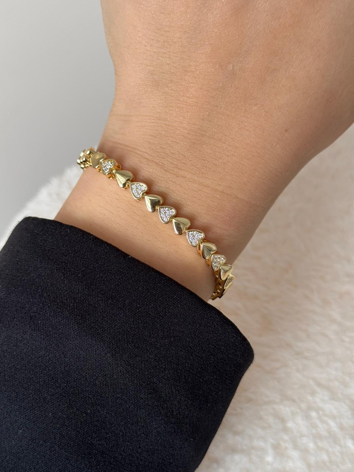 VIP Zircon Heart Bracelet – Stainless Steel Gold