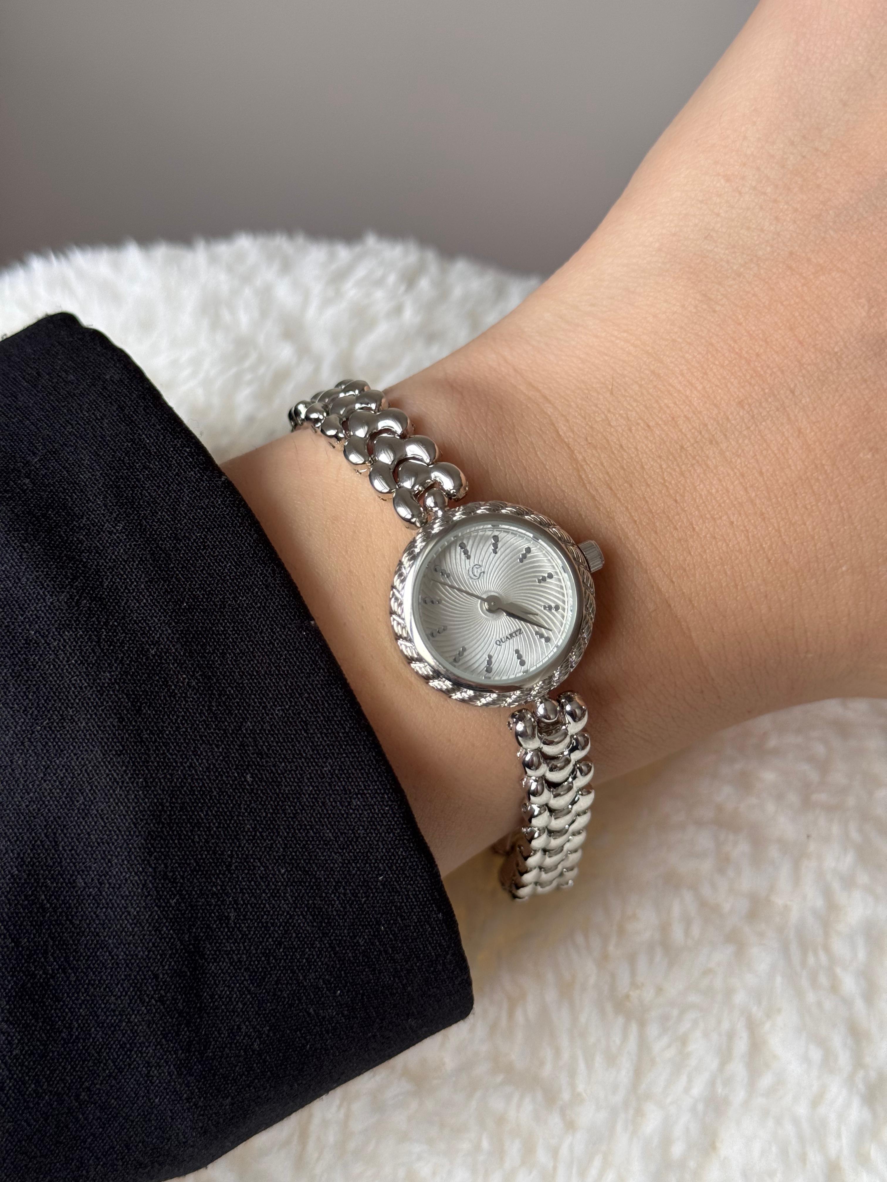 Silver Design Minimal Watch