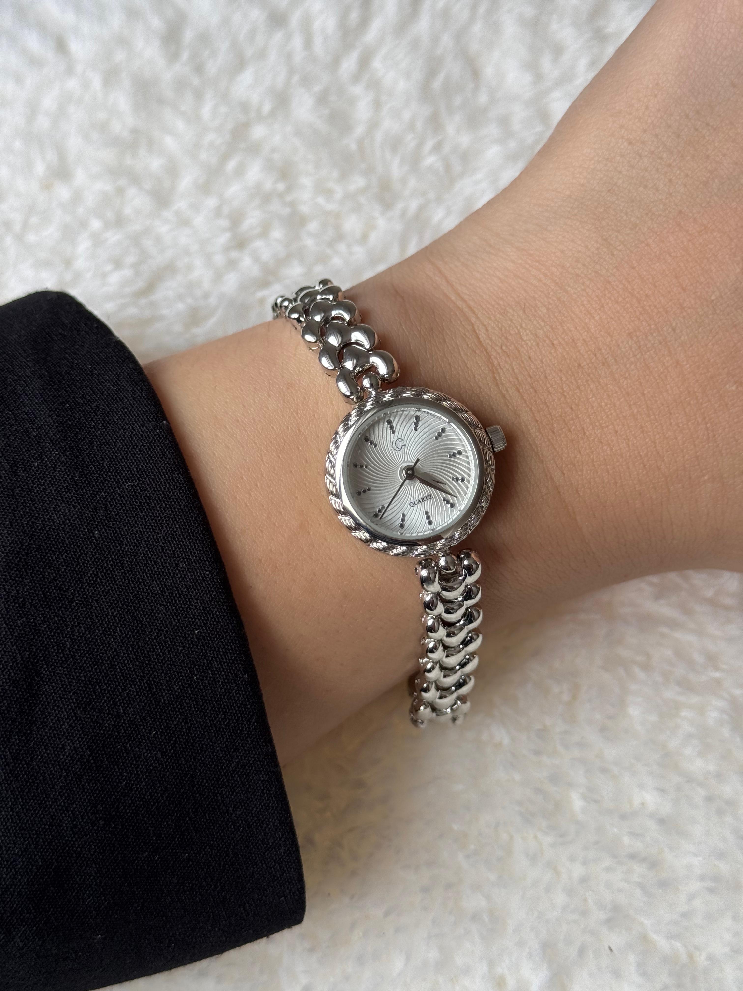 Silver Design Minimal Watch