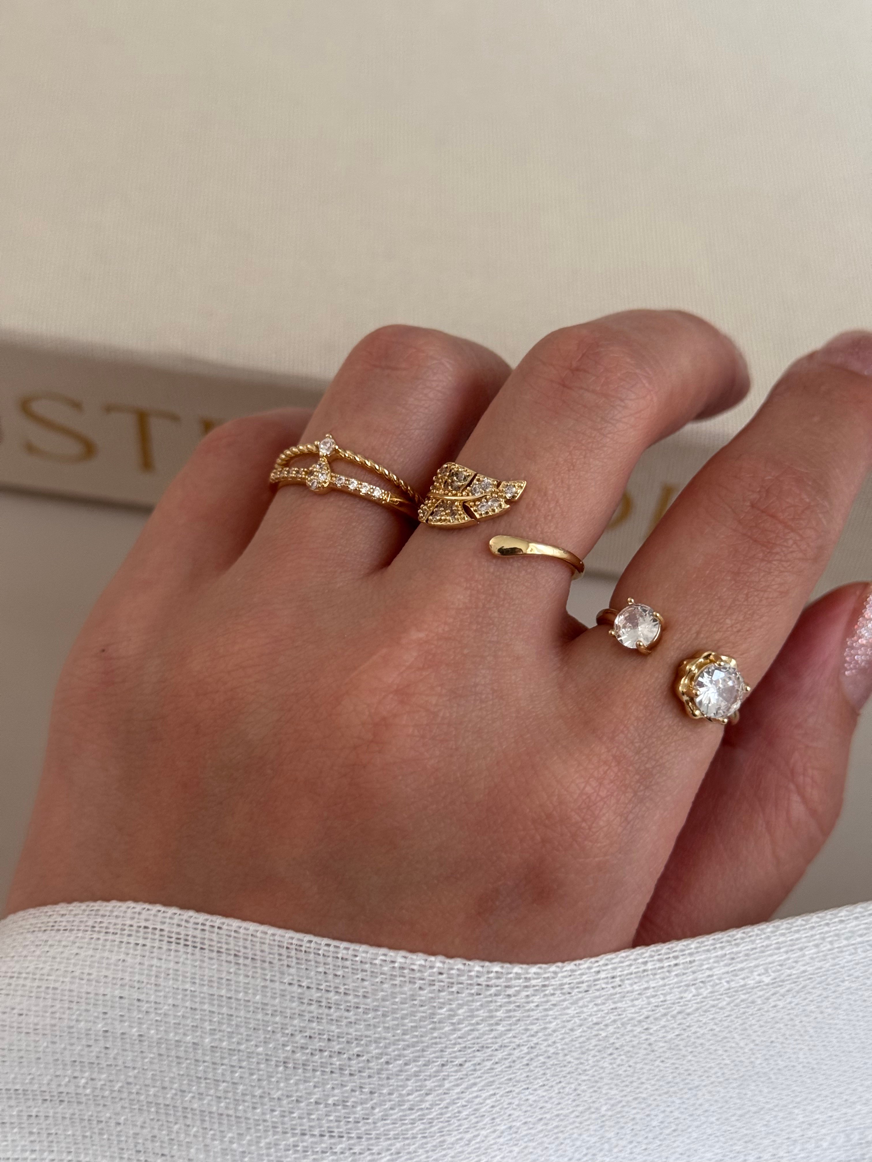 3’lü Ayarlanabilir Gold Yüzük Seti – Fiyonk ve Büyük Taş Detaylı