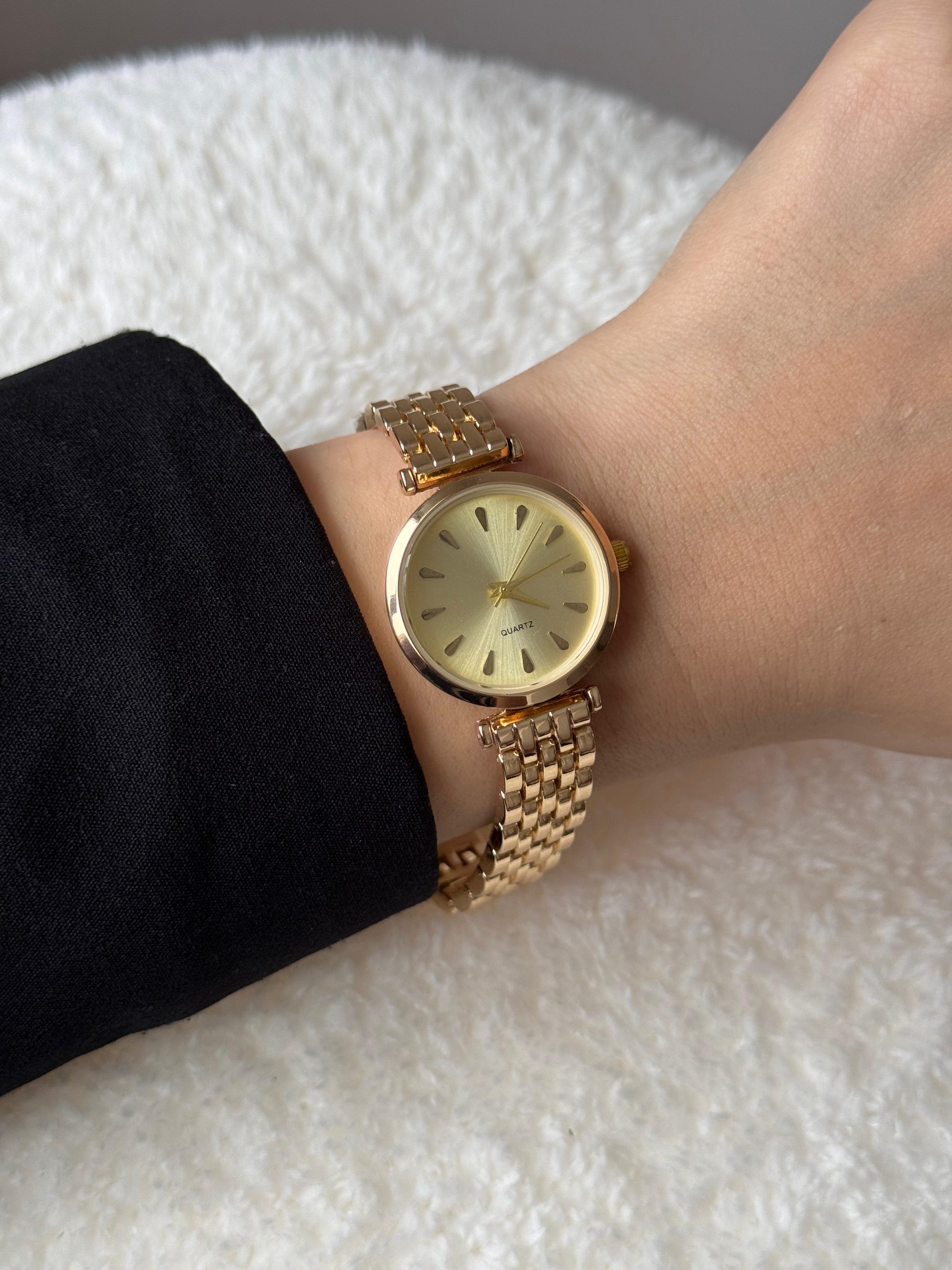 Gold Minimal Watch – Designer Case & Stainless Steel Bracelet