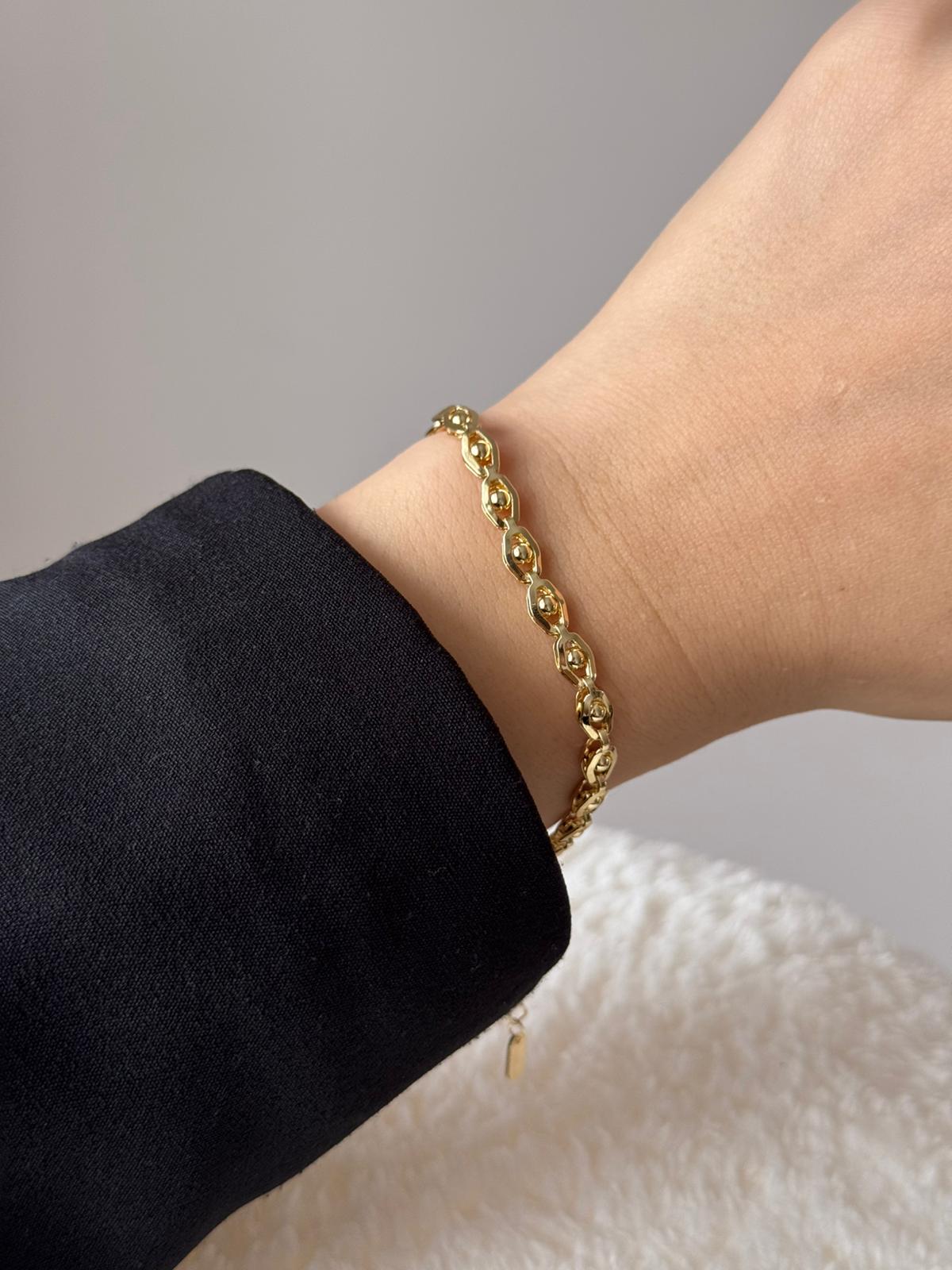 Altın Renk Oval Formlu Düz Çelik Bileklik 