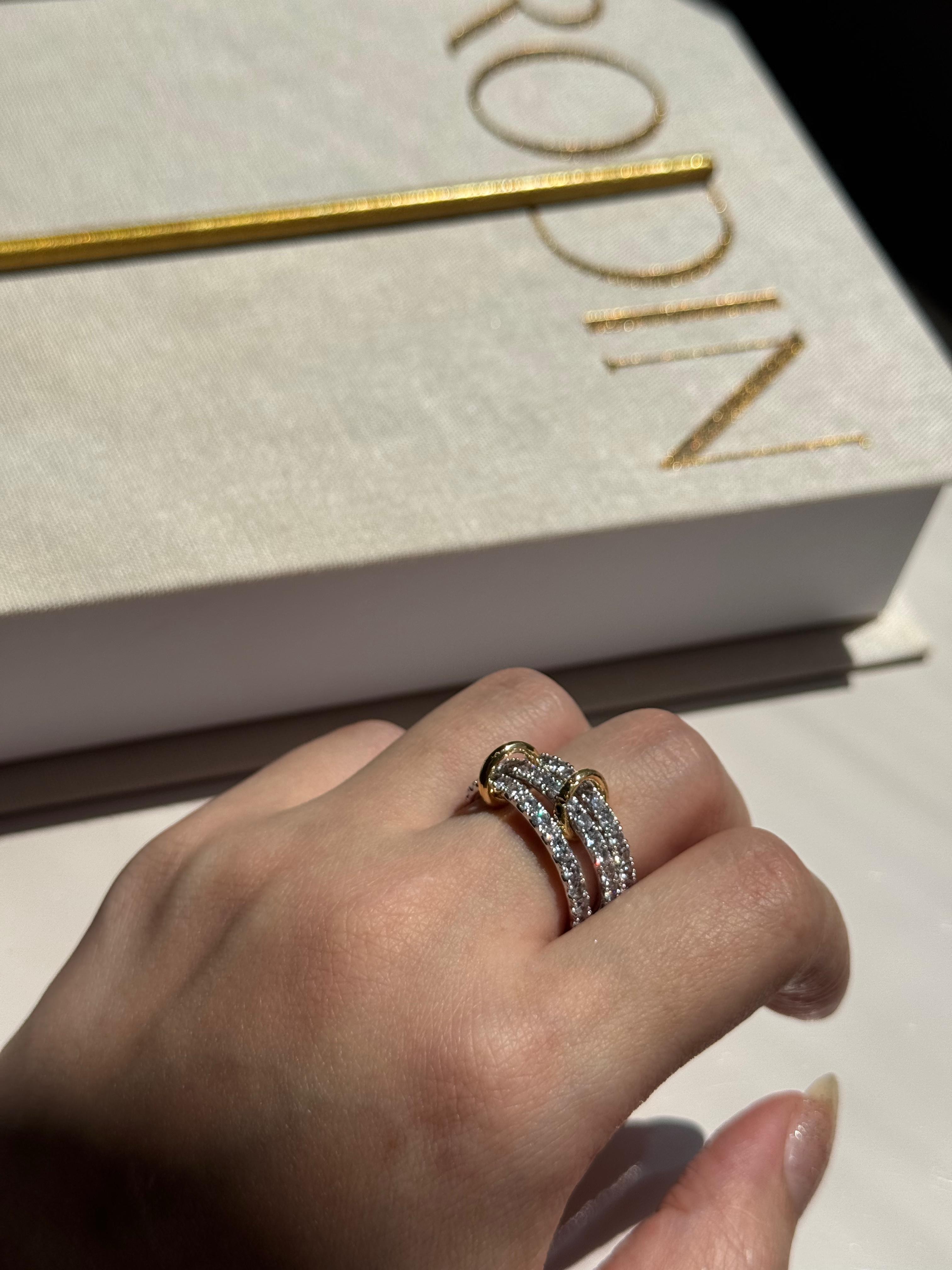 Üçlü Zirkon Taşlı Gold Renk Halka Kadın Çelik Yüzük | Işıltılı ve Şık Tasarım