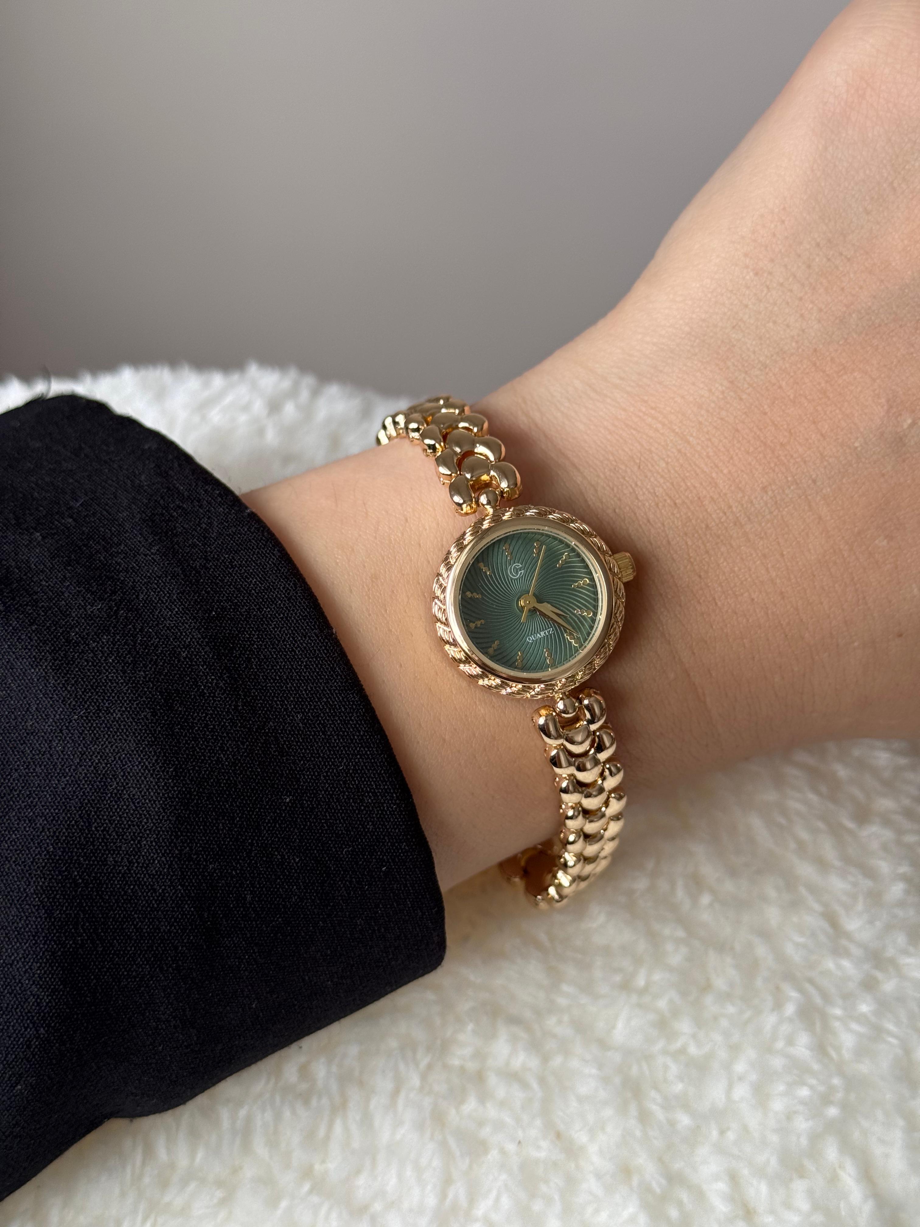 Gold Green Dial Watch – Minimal Stainless Steel Women’s Design