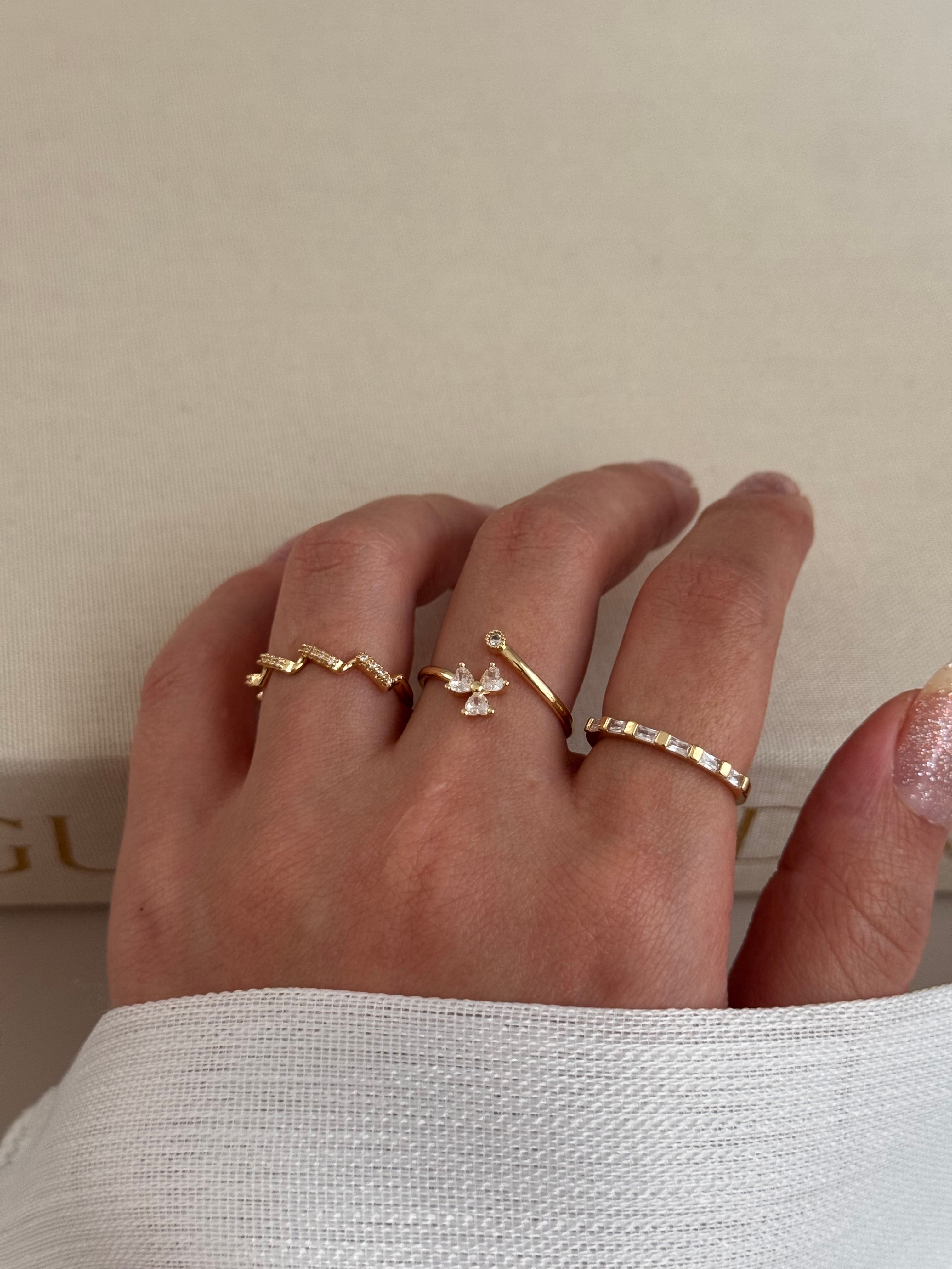 3’lü Ayarlanabilir Gold Yüzük Seti – Fiyonk, Geometrik ve Taşlı Tasarım