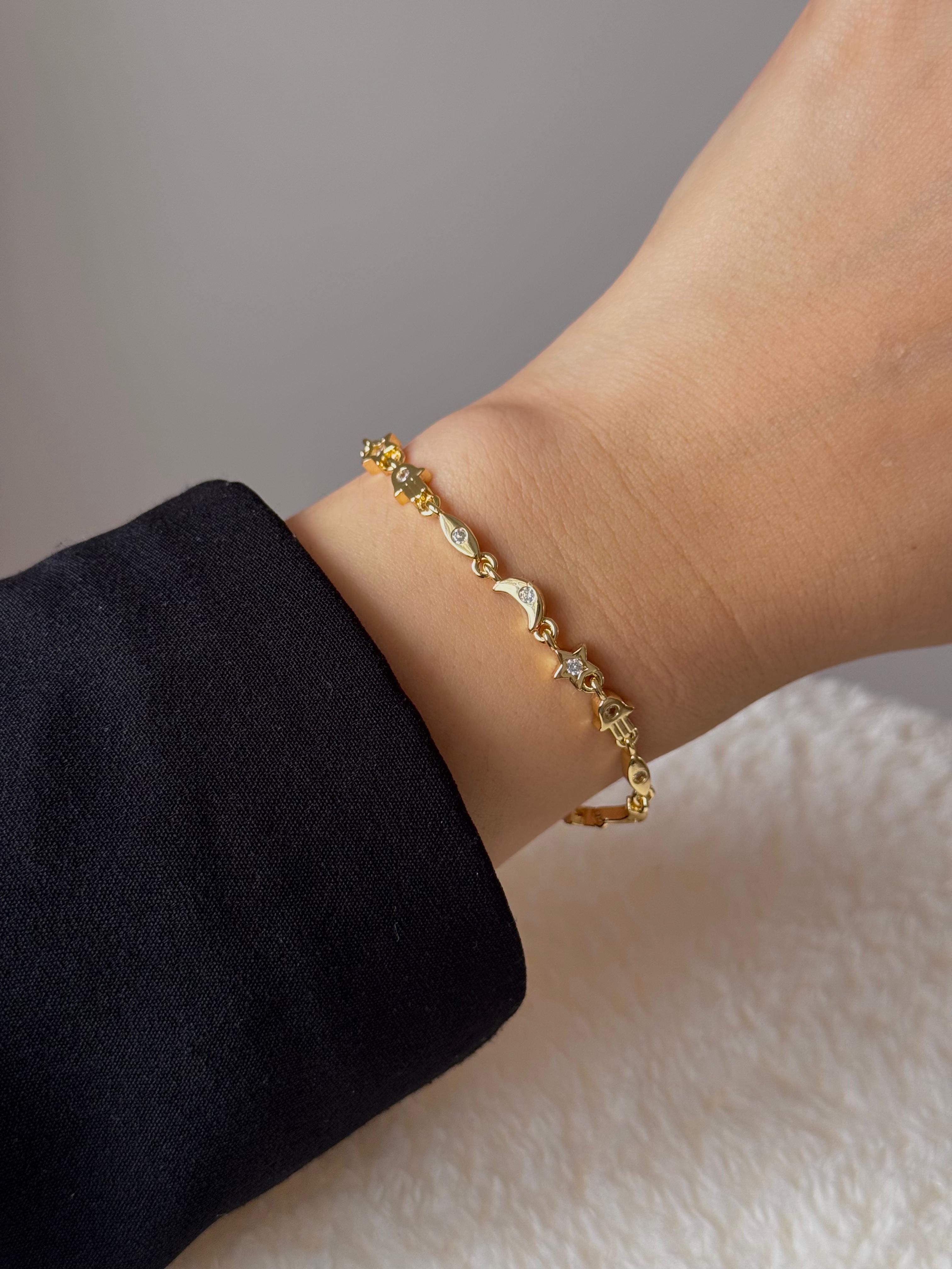 Altın Renk Ay ve Yıldız Motifli Taşlı Çelik Bileklik