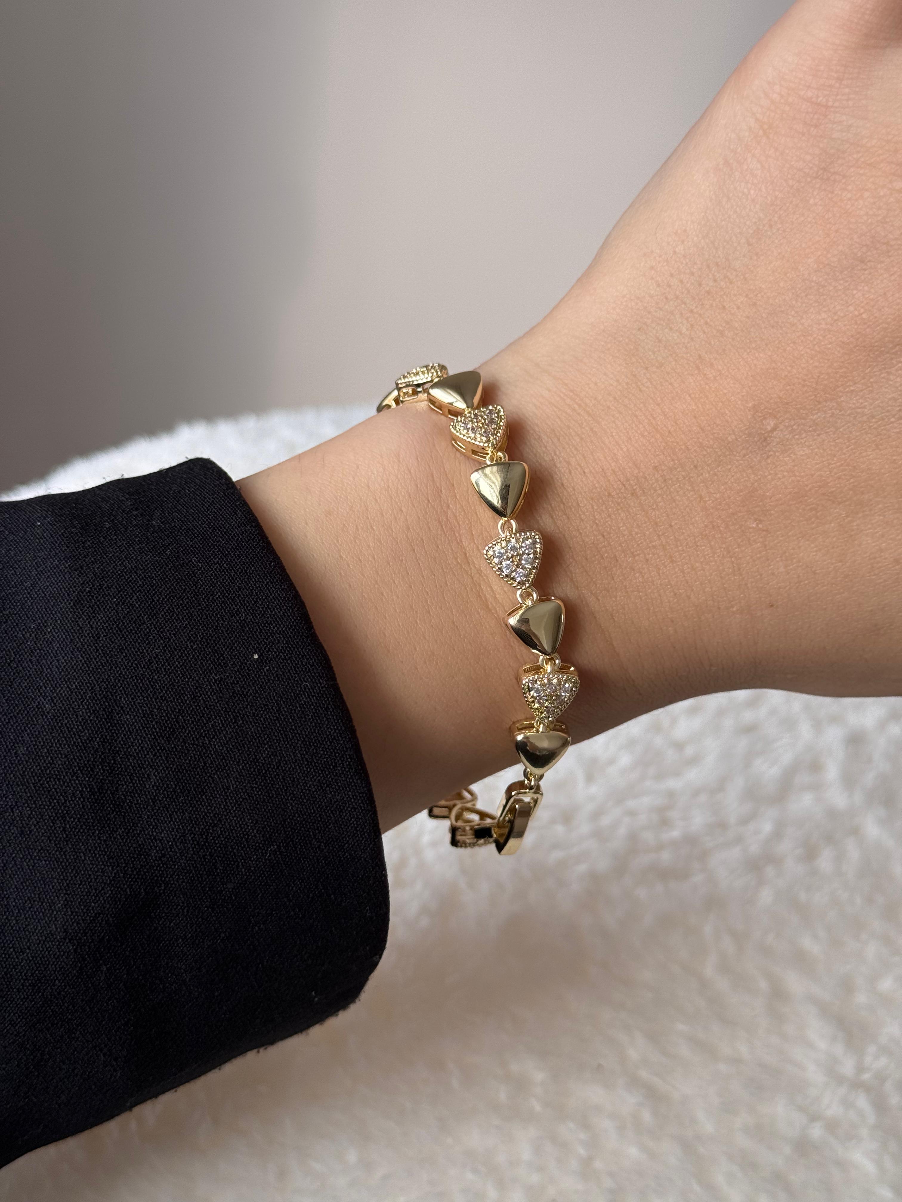 VIP Seri Üçgen Taşlı Çelik Bileklik – Gold 