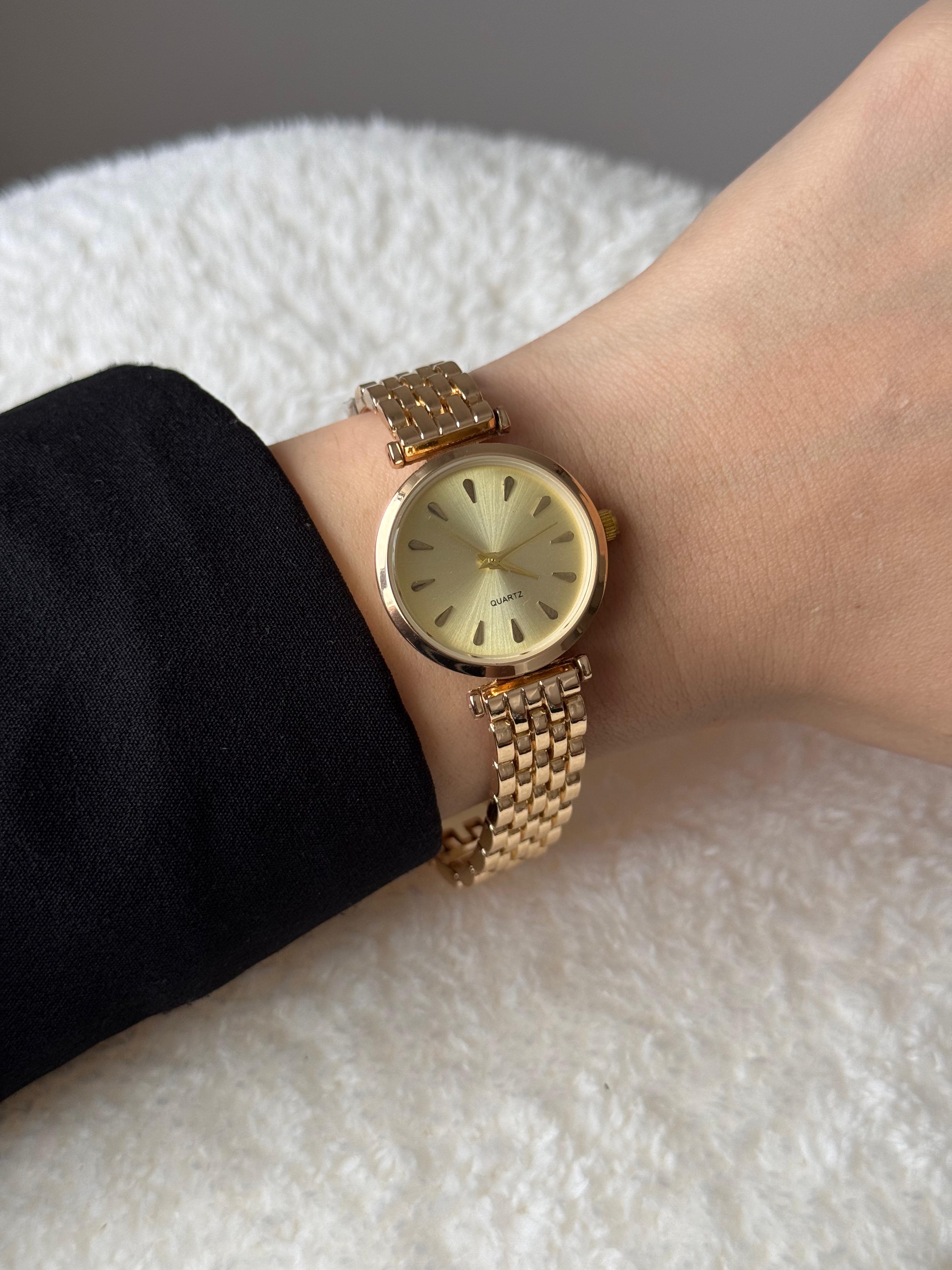 Gold Minimal Watch – Designer Case & Stainless Steel Bracelet