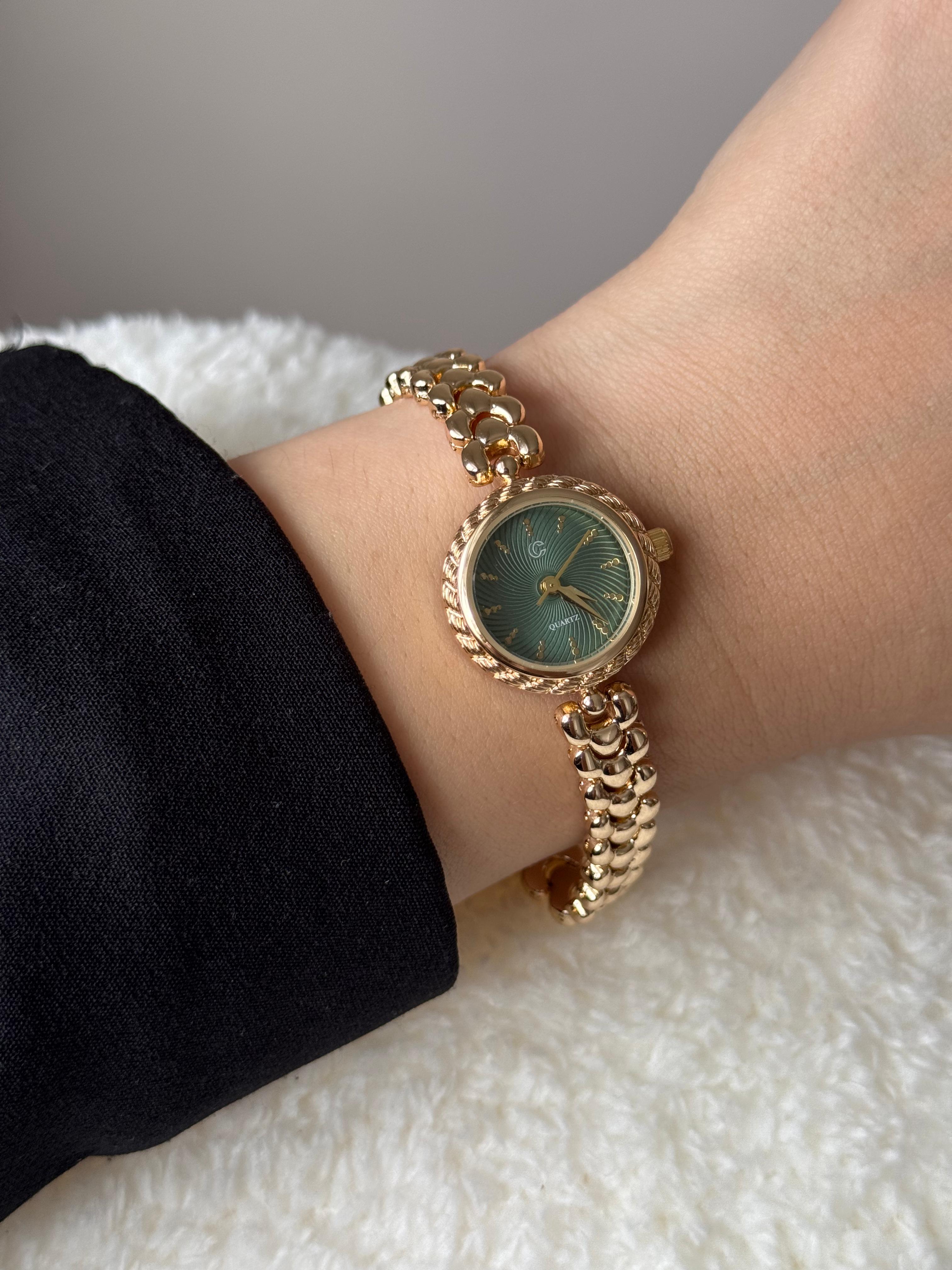 Gold Green Dial Watch – Minimal Stainless Steel Women’s Design