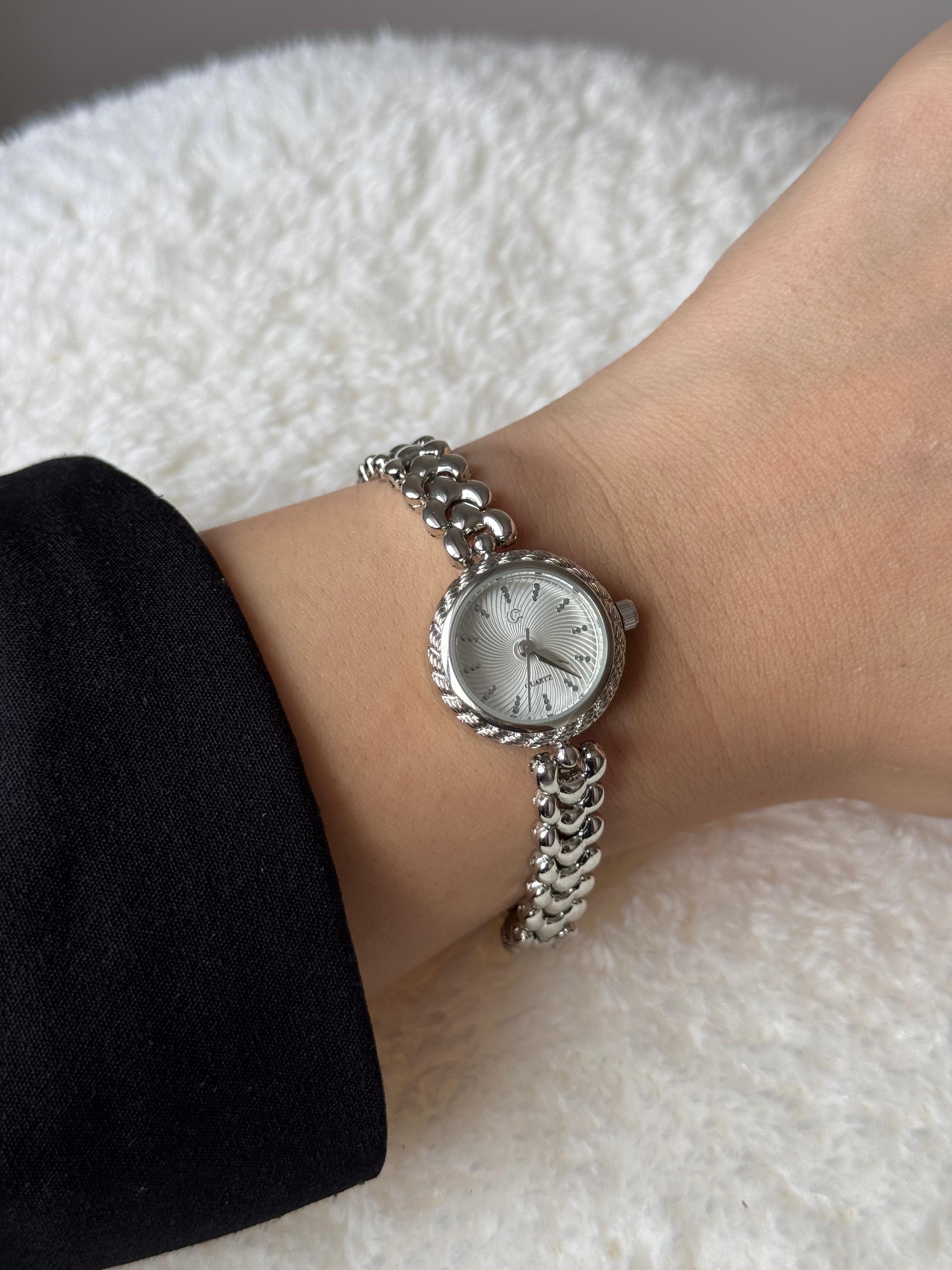 Silver Design Minimal Watch
