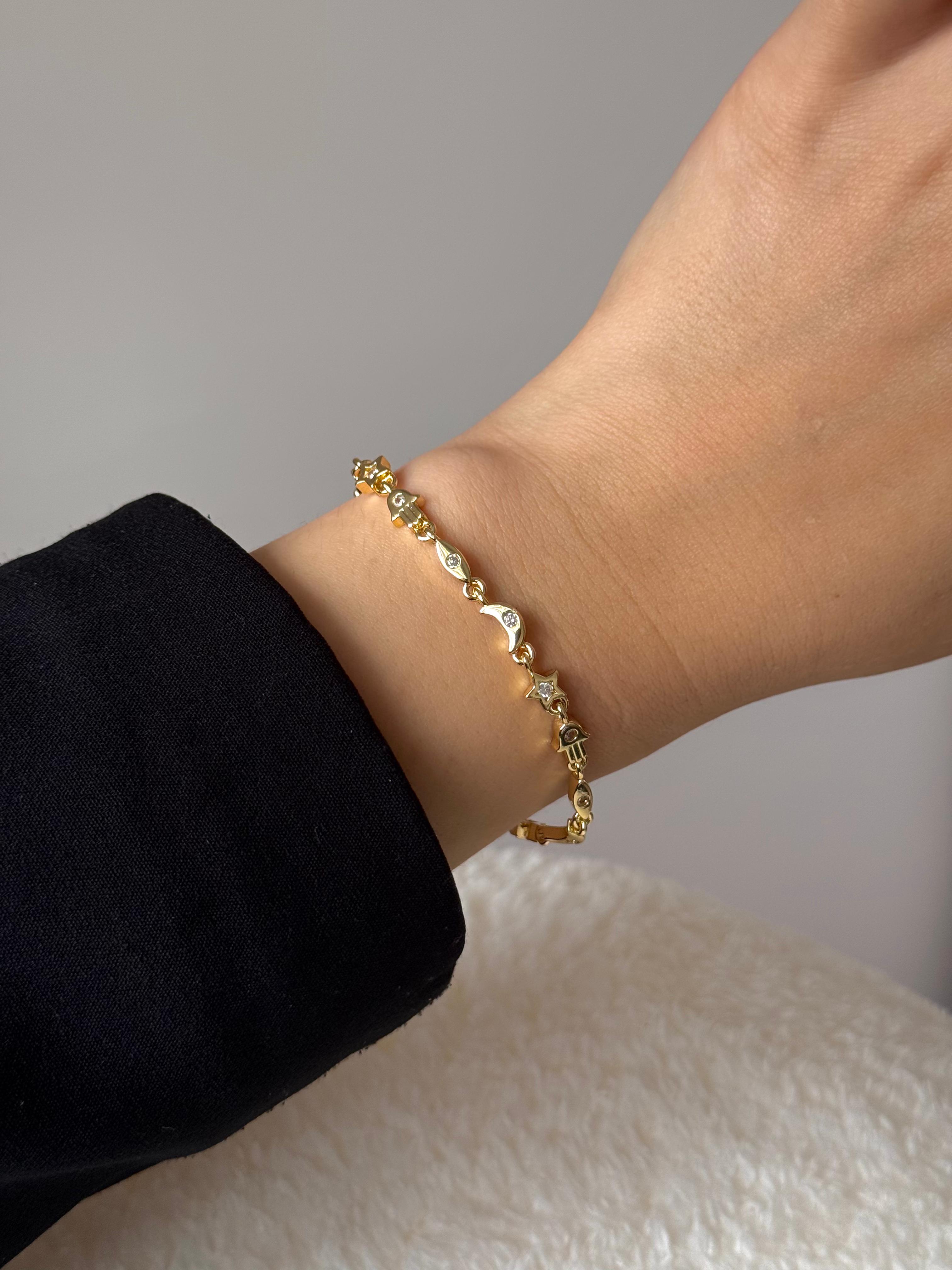 Altın Renk Ay ve Yıldız Motifli Taşlı Çelik Bileklik