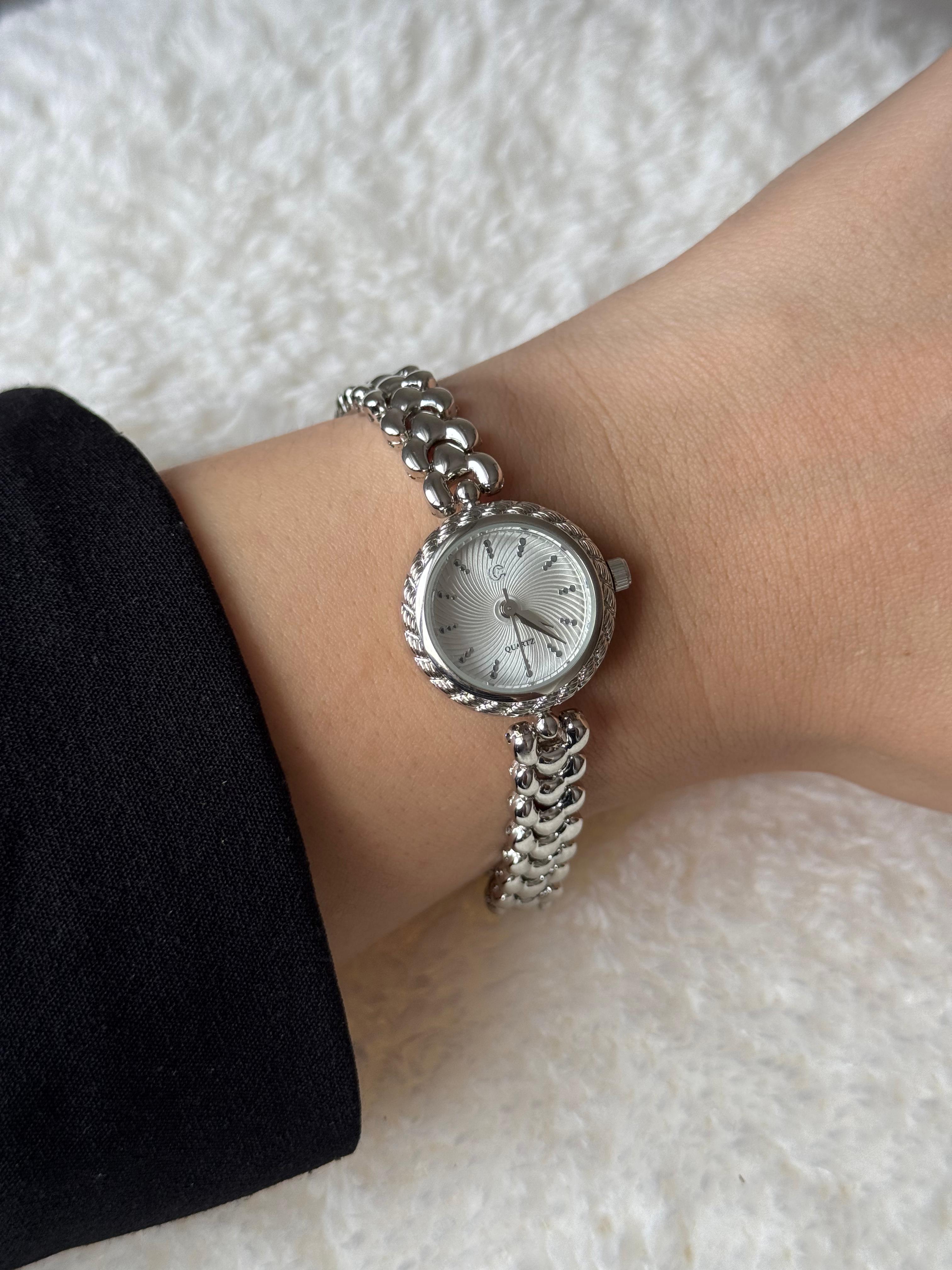 Silver Design Minimal Watch