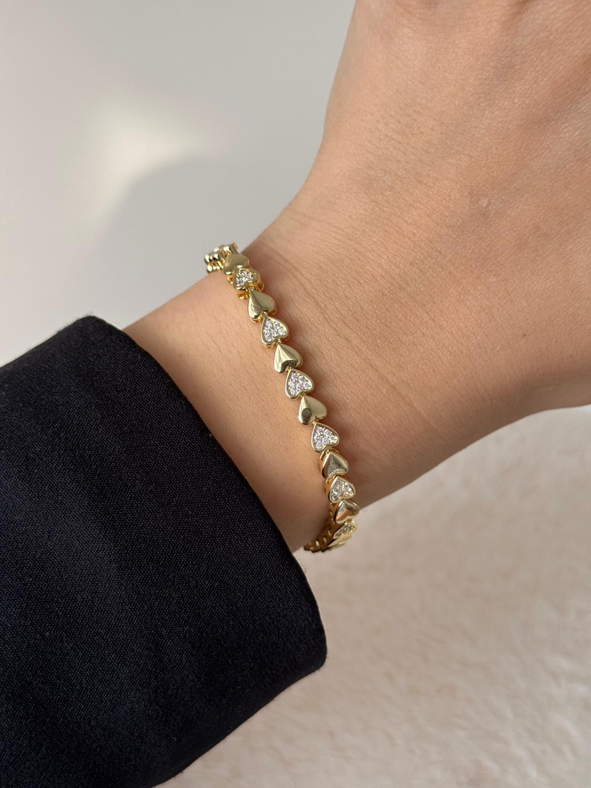 VIP Zircon Heart Bracelet – Stainless Steel Gold