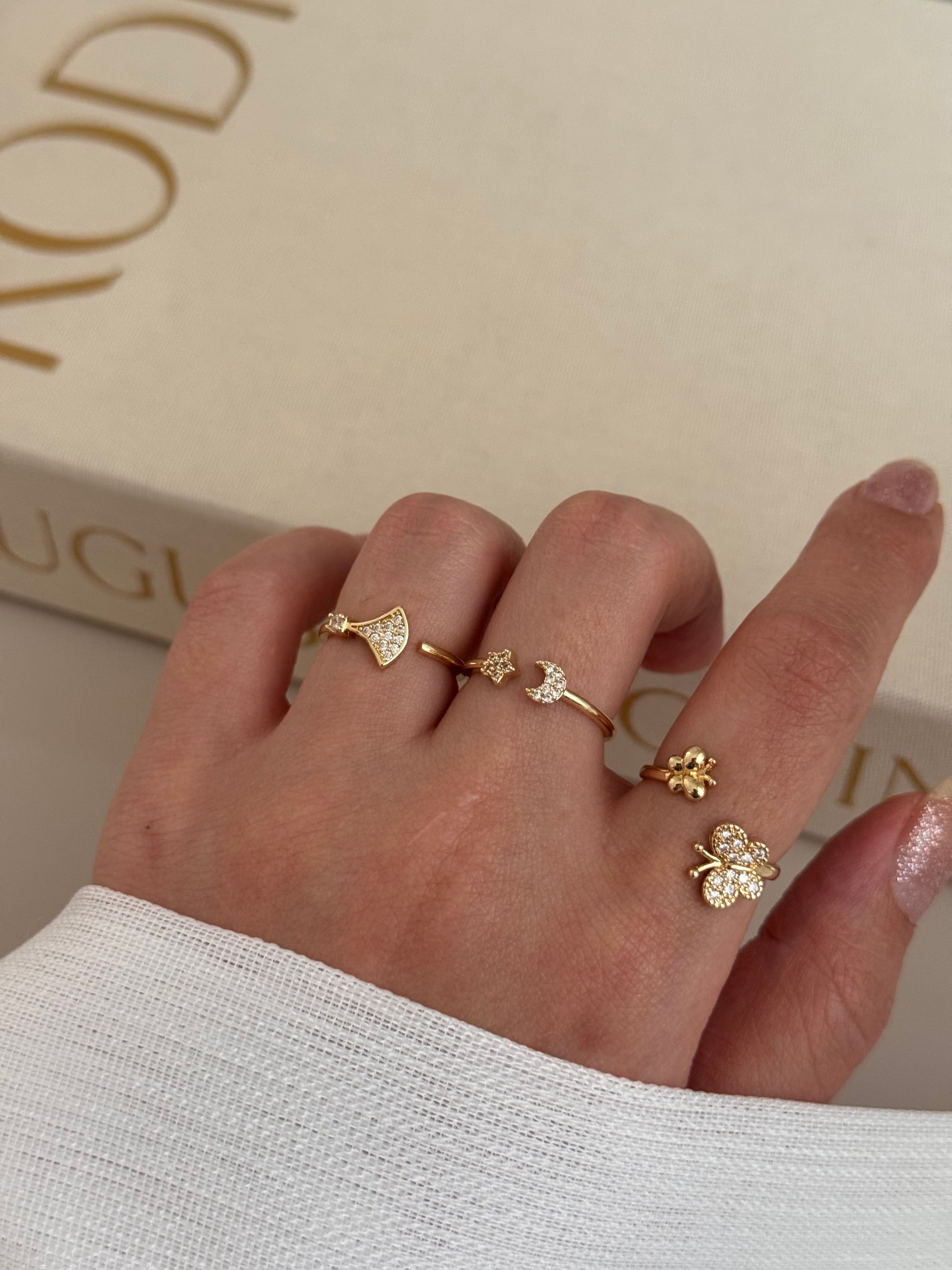 3’lü Ayarlanabilir Gold Figürlü Yüzük Seti – Melek, Ay-Yıldız ve Kelebek Detaylı