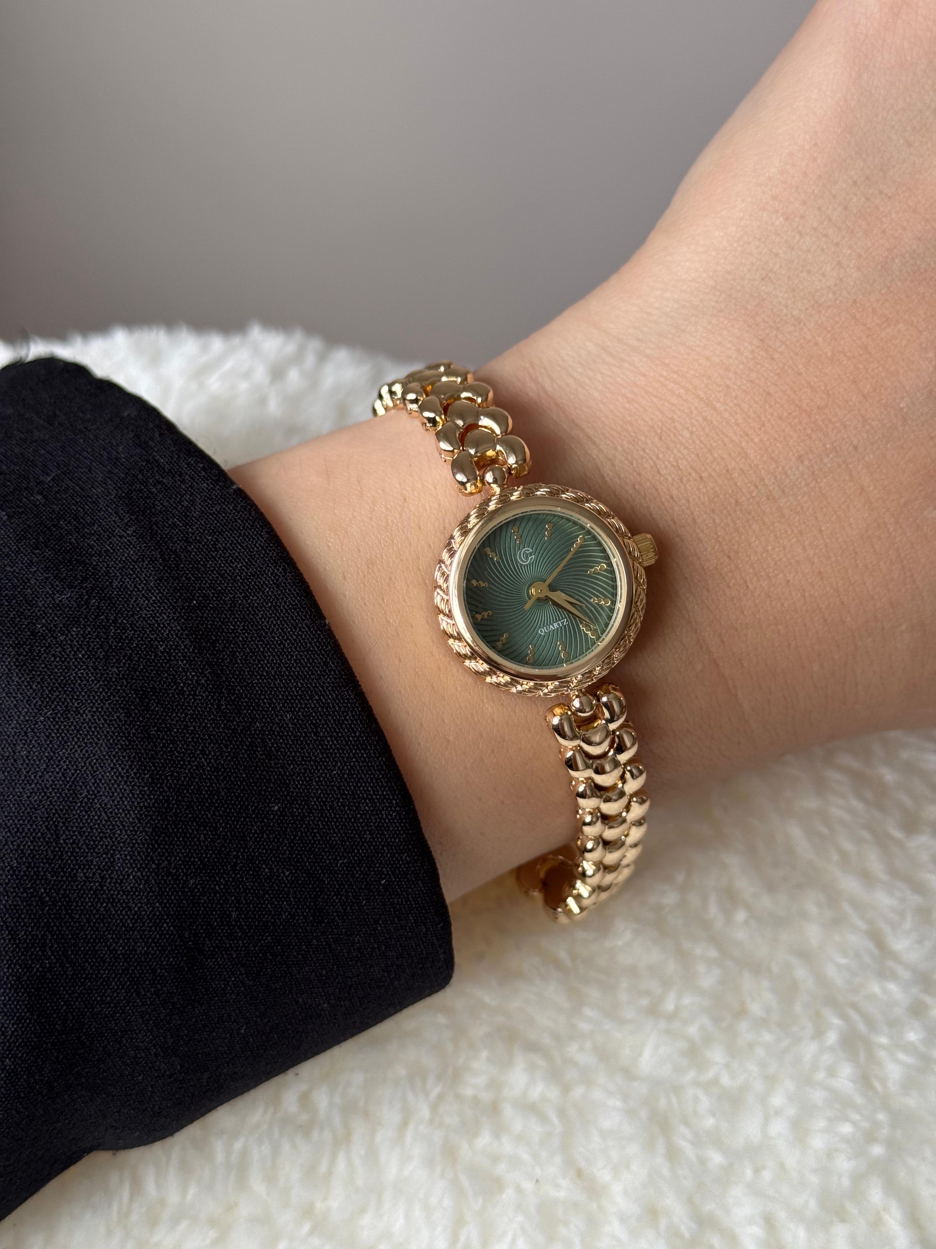 Gold Green Dial Watch – Minimal Stainless Steel Women’s Design