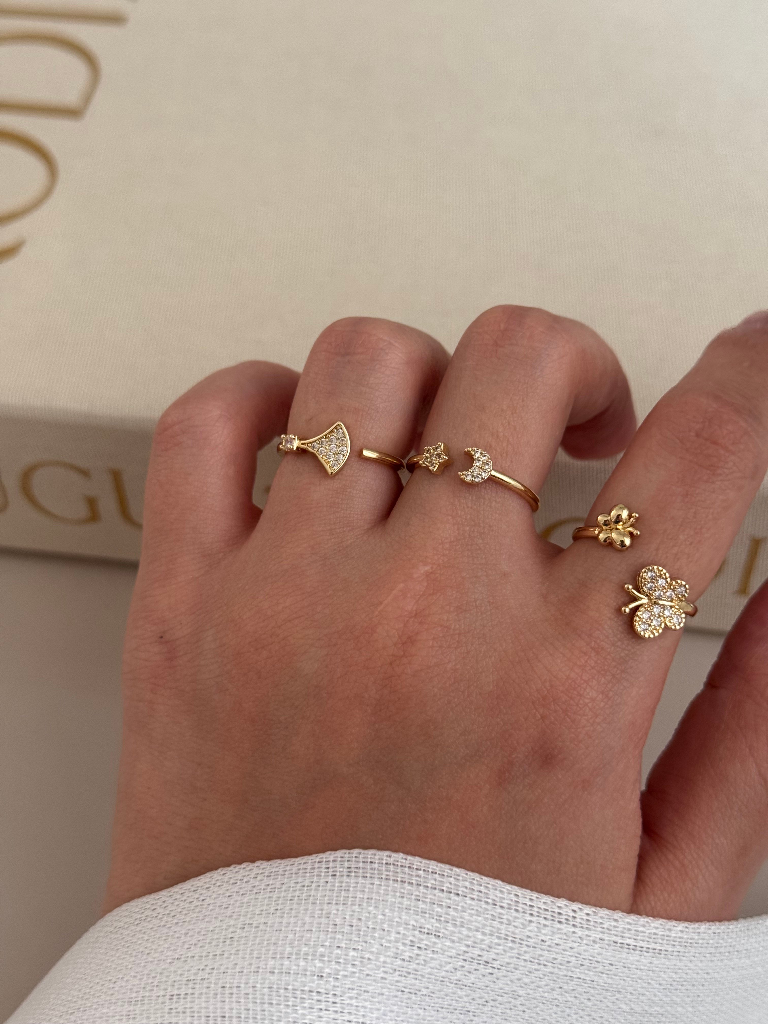 3’lü Ayarlanabilir Gold Figürlü Yüzük Seti – Melek, Ay-Yıldız ve Kelebek Detaylı
