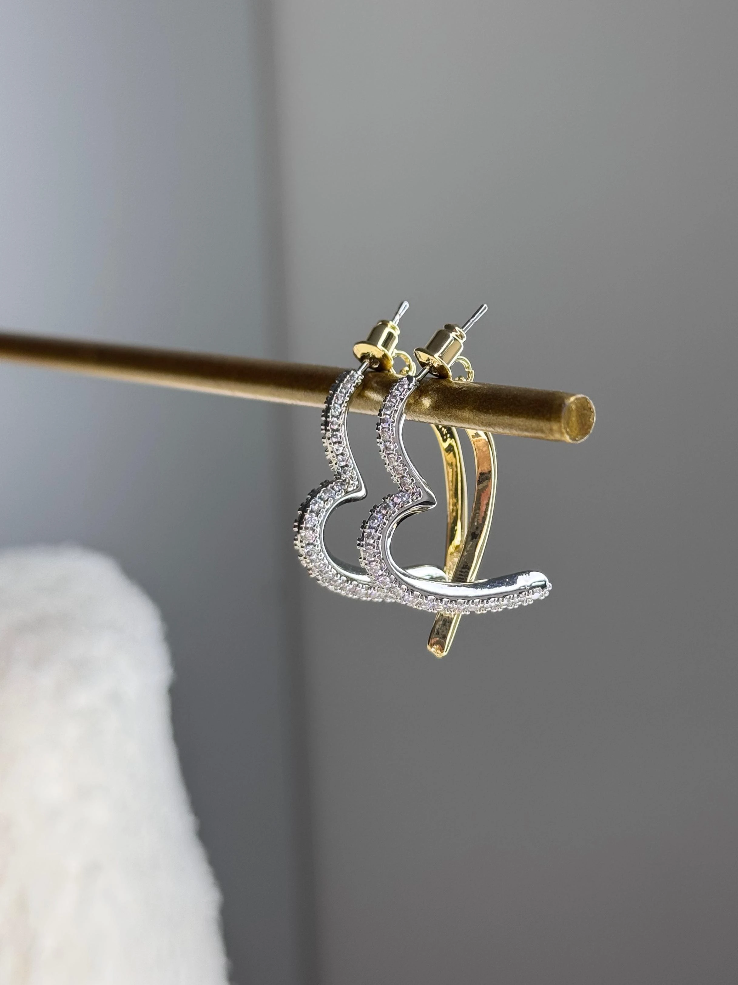 Zircon Heart Earrings