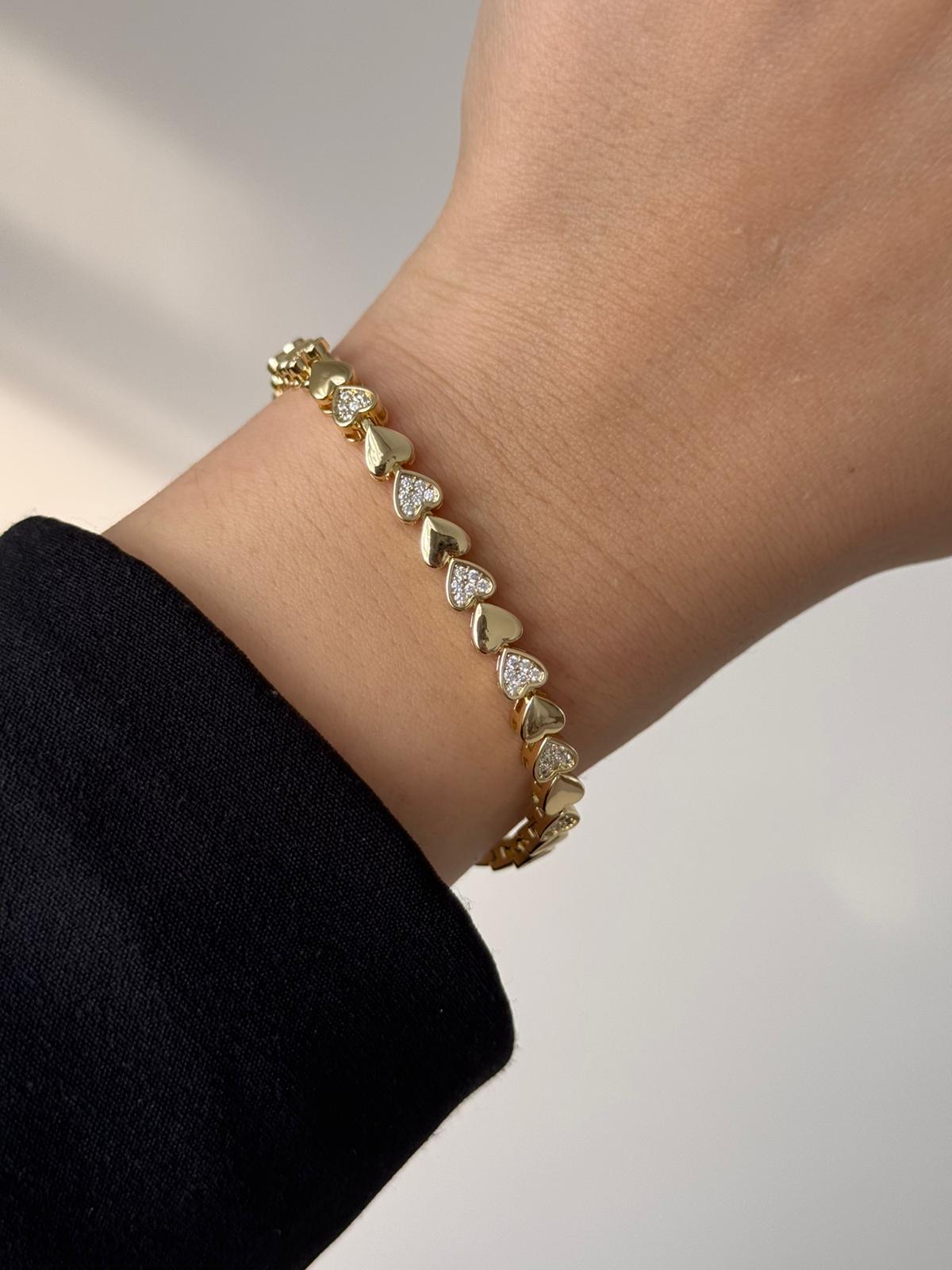 VIP Zircon Heart Bracelet – Stainless Steel Gold