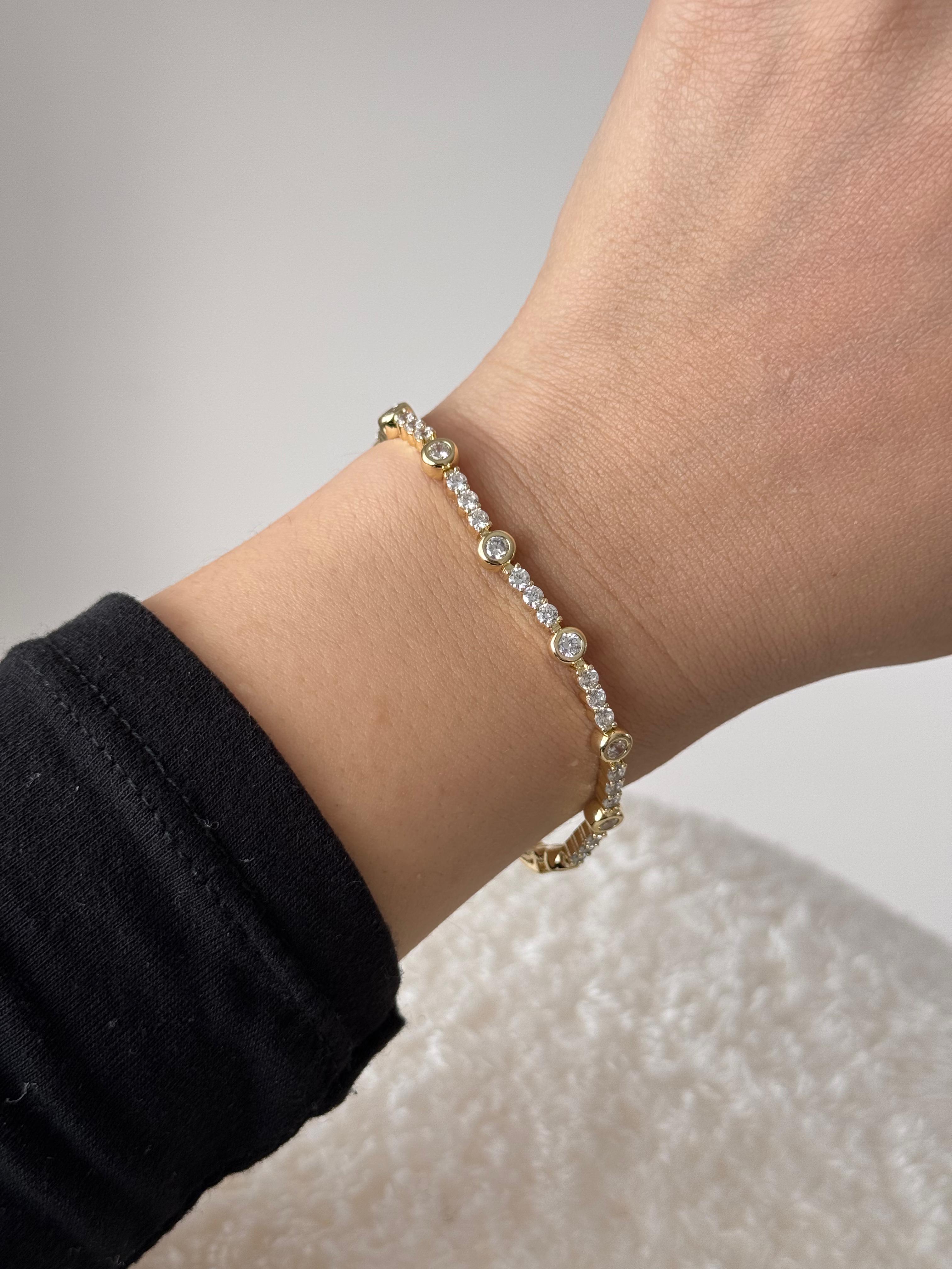 Altın Renk Renkli Taş Detaylı Kristal Çelik Bileklik 