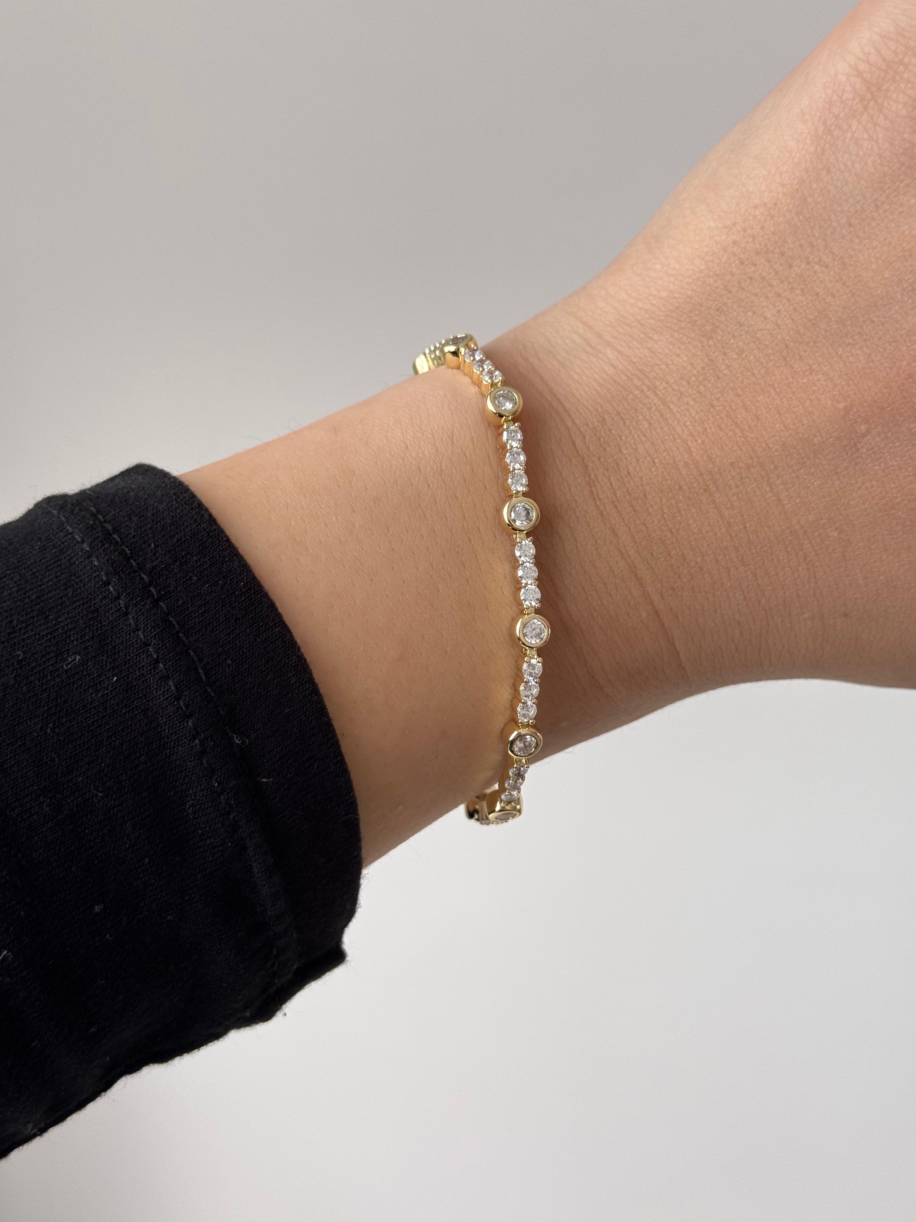 Altın Renk Renkli Taş Detaylı Kristal Çelik Bileklik 