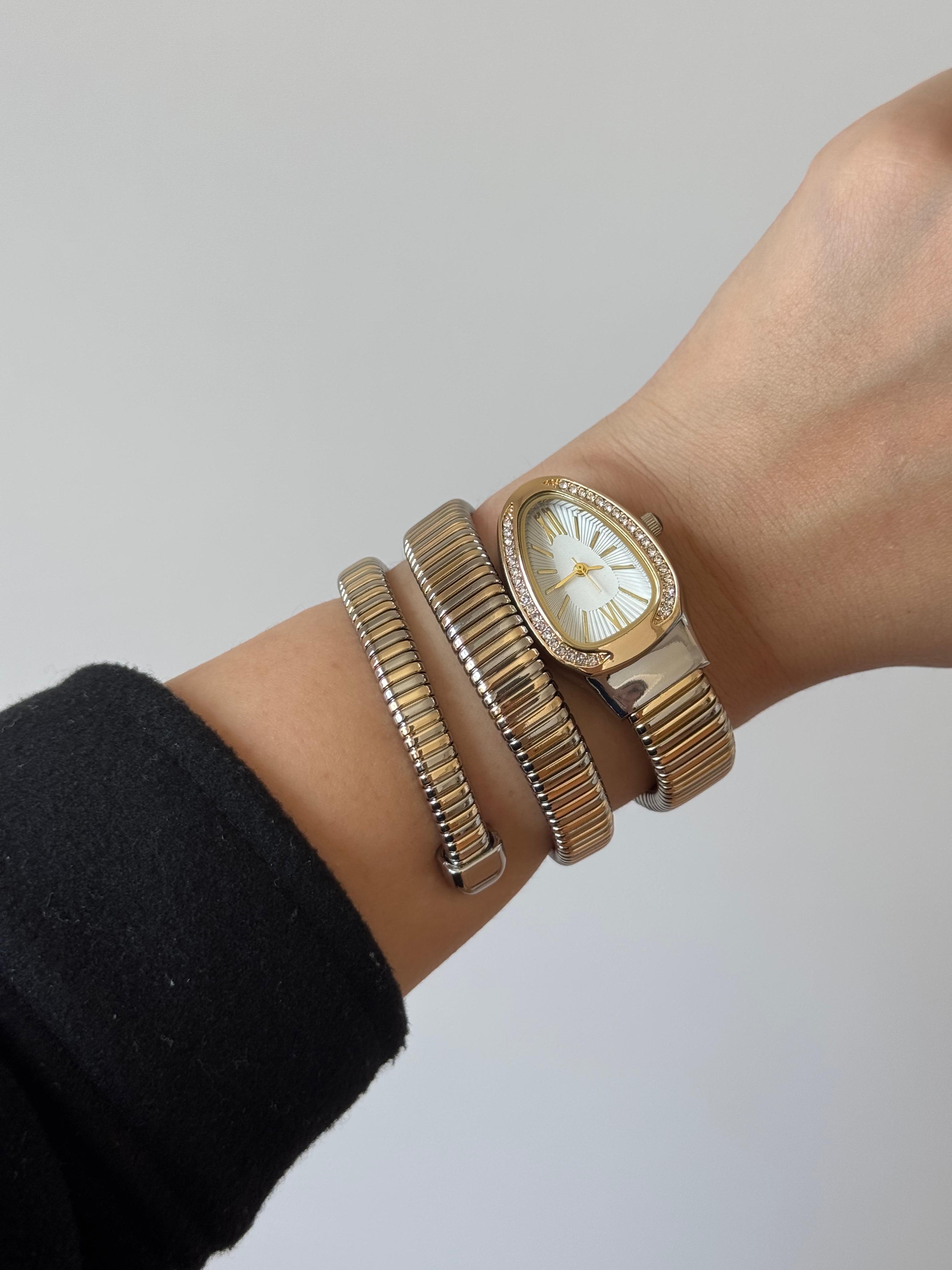 Rose Gold Sarmal Formlu Taş Detaylı Çelik Kadın Saat
