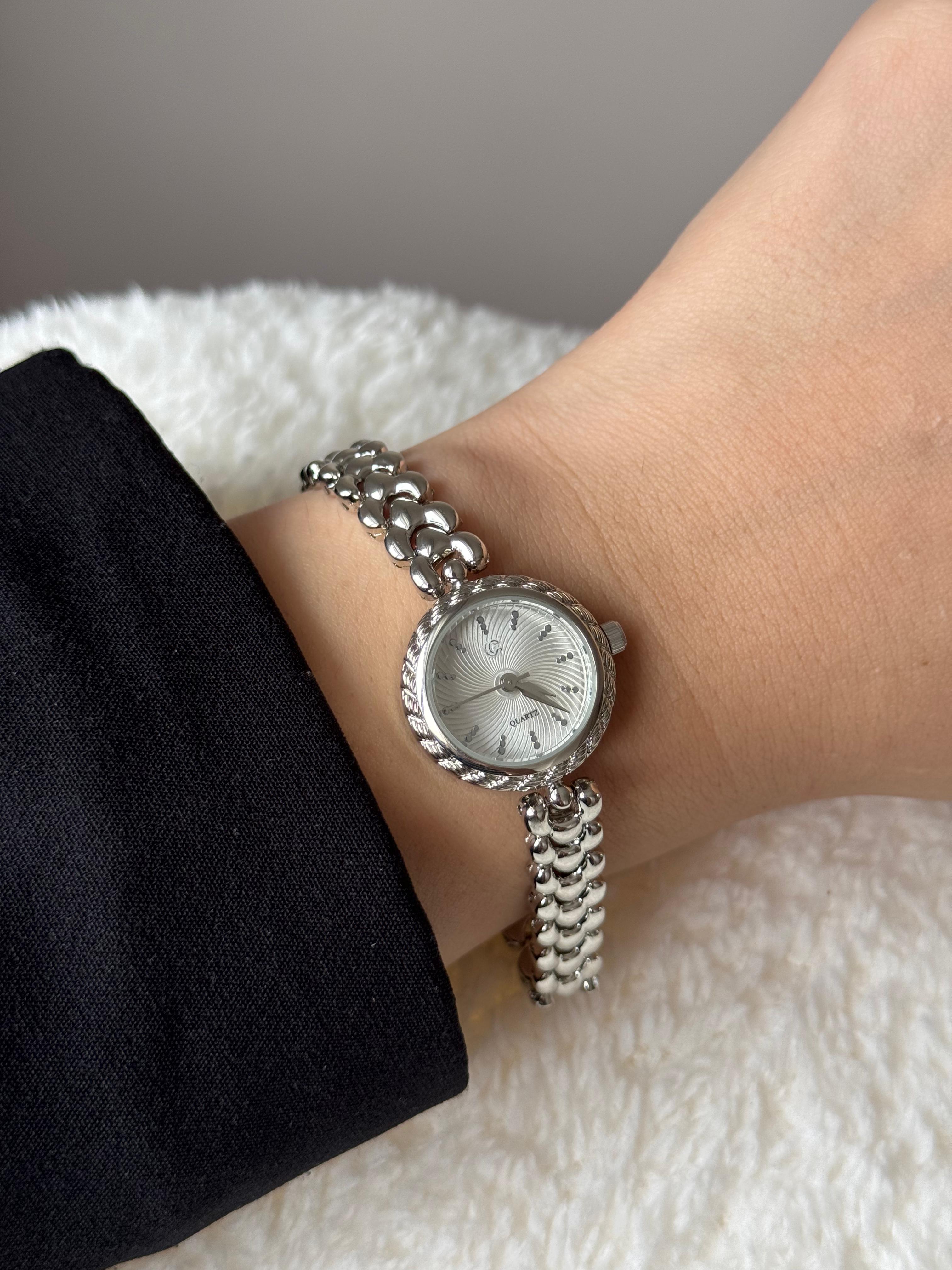 Silver Design Minimal Watch