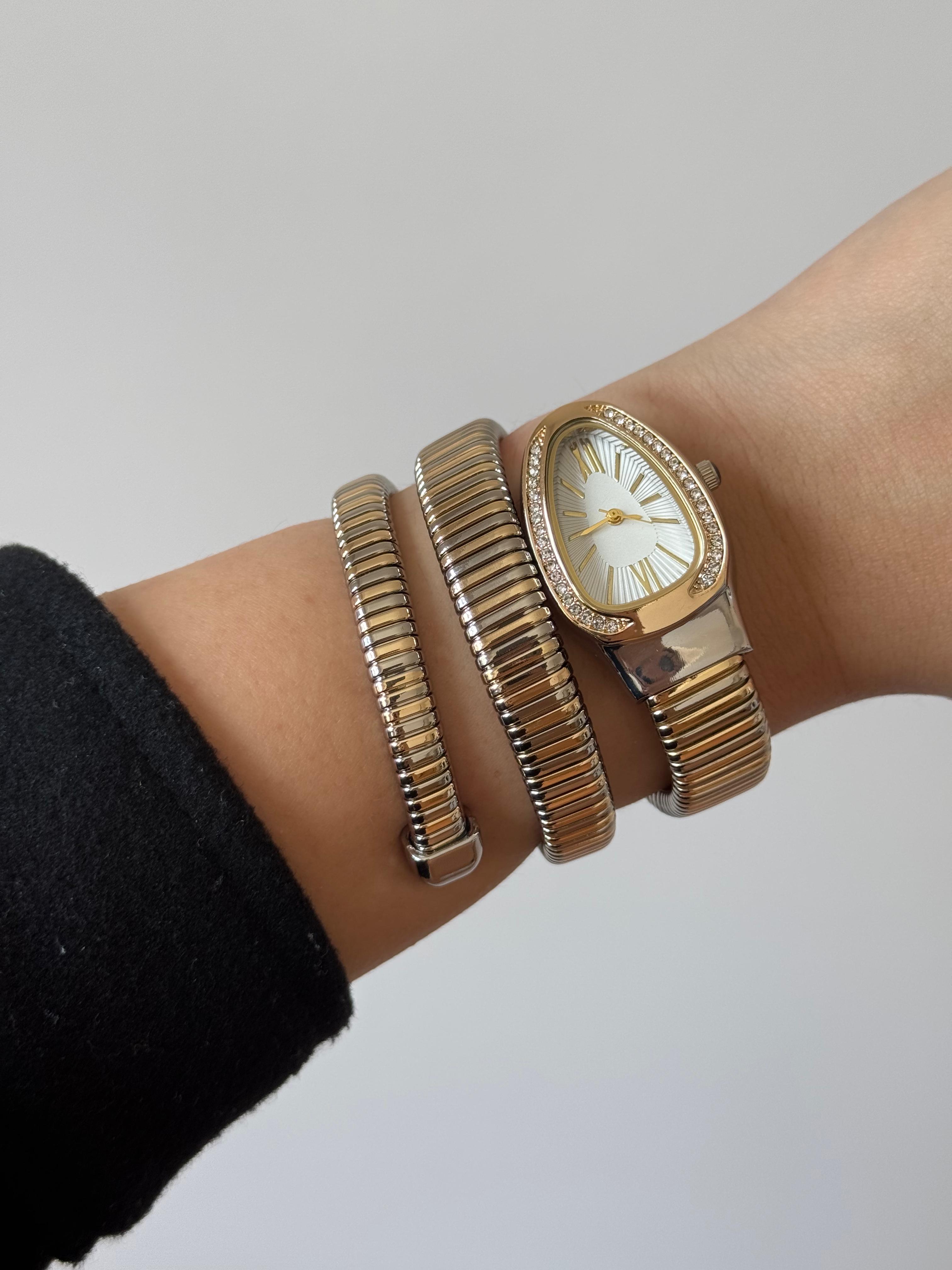 Rose Gold Sarmal Formlu Taş Detaylı Çelik Kadın Saat