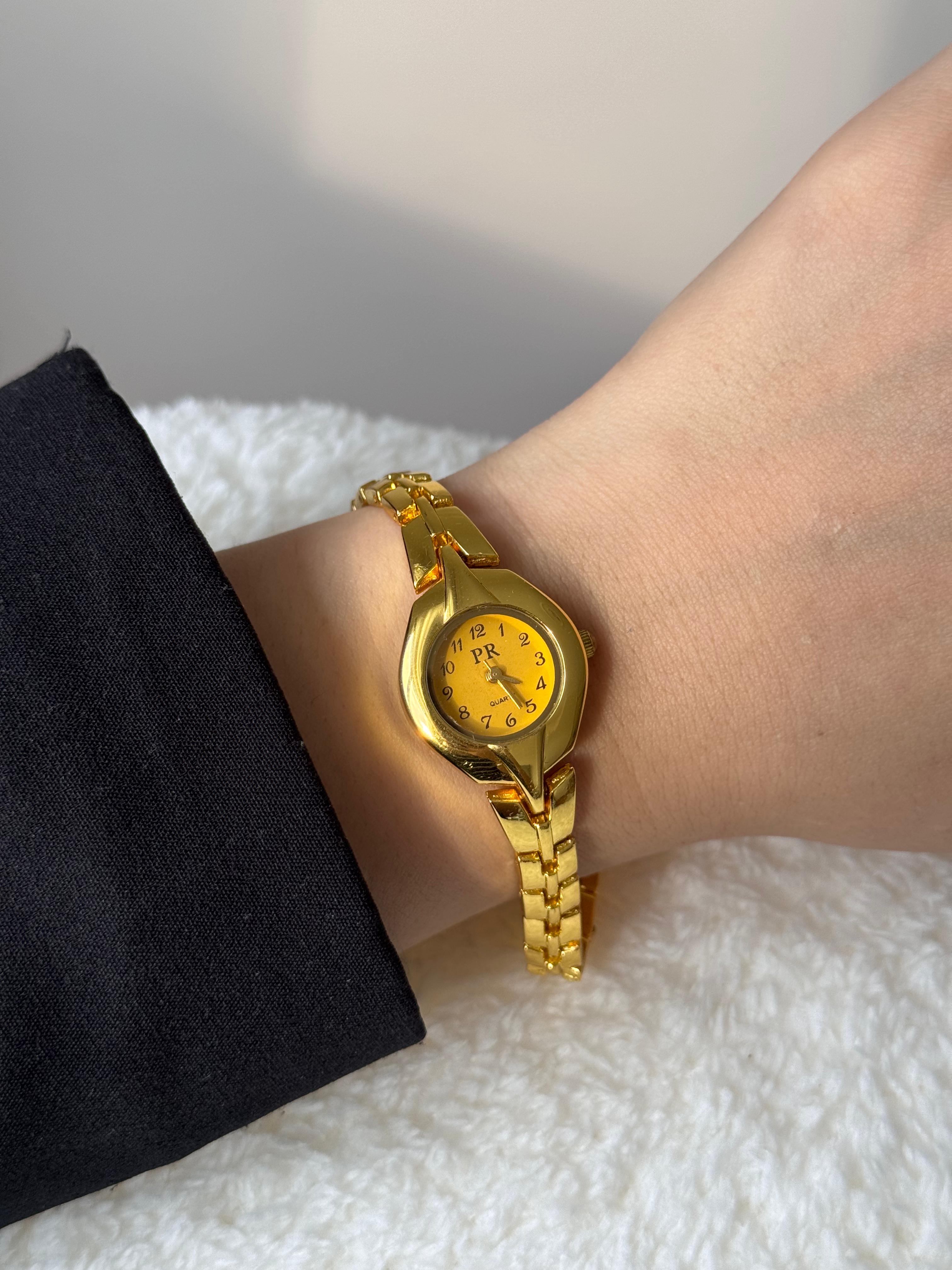 Gold Minimal Watch – Round Case Chain Strap Stainless Steel Design