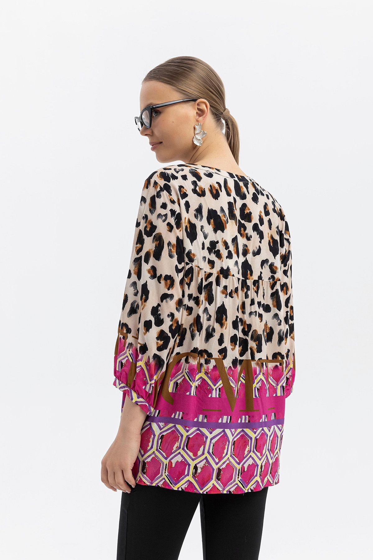 %100 Viskon Desen Geçişli Oversize Bluz – Leopar & Geometrik Desen