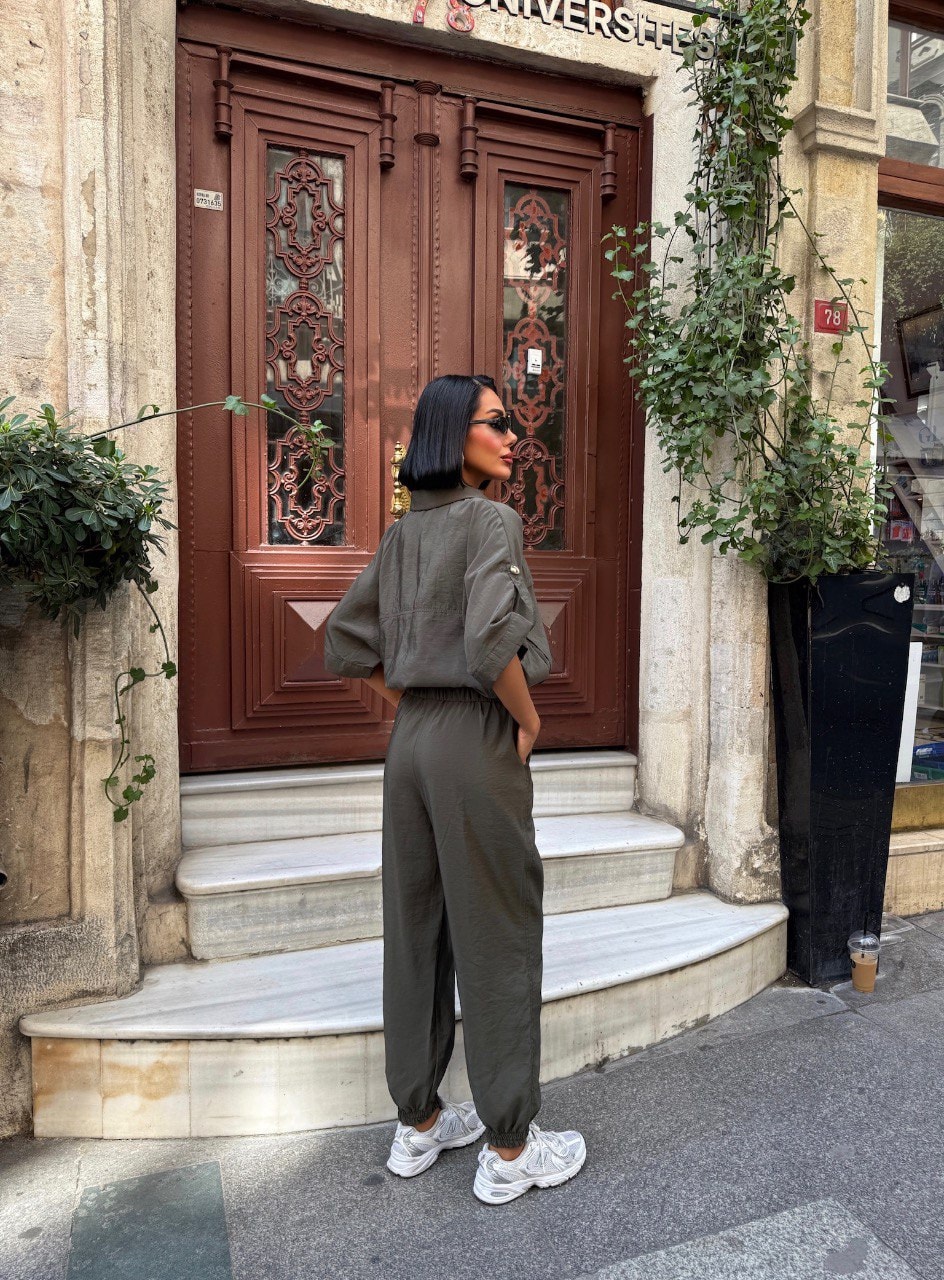 Urban Glow Gold Düğme Detaylı Lastikli Rahat Takım - Haki