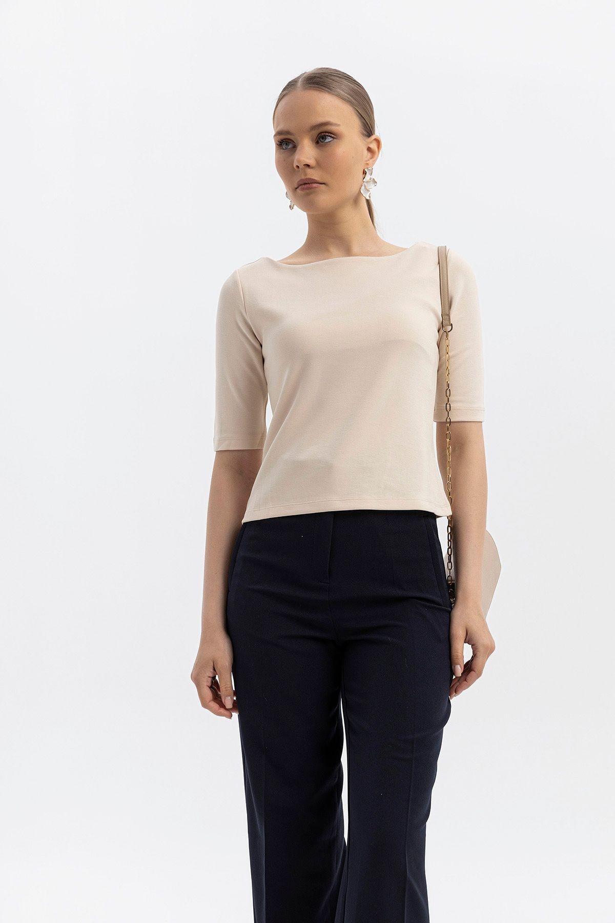 Kayık yaka Cloudtouch yumuşak Basic dar Kısakol T-shirt - BEJ