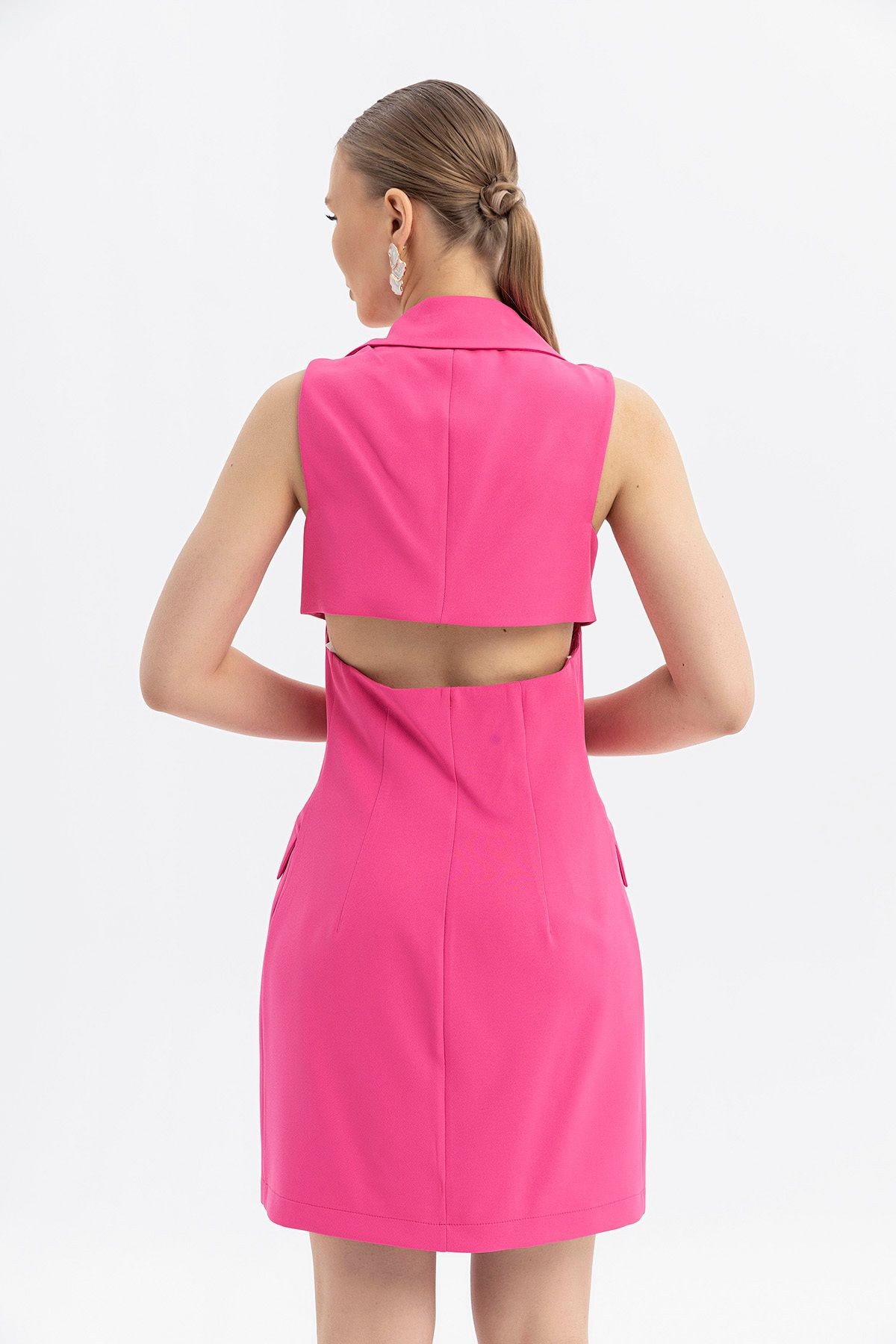 Sırtı Cut-out detaylı Gold düğmeli Kolsuz Blazer Elbise