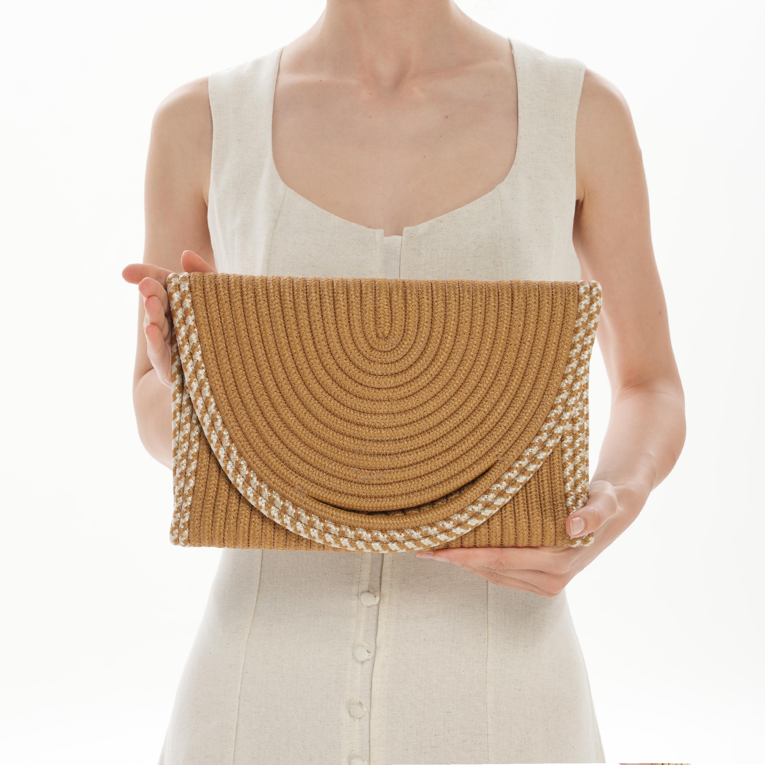 Biye Detaylı Hasır Görünümlü Clutch Çanta – El Geçmeli, Yazlık Model - Ekru