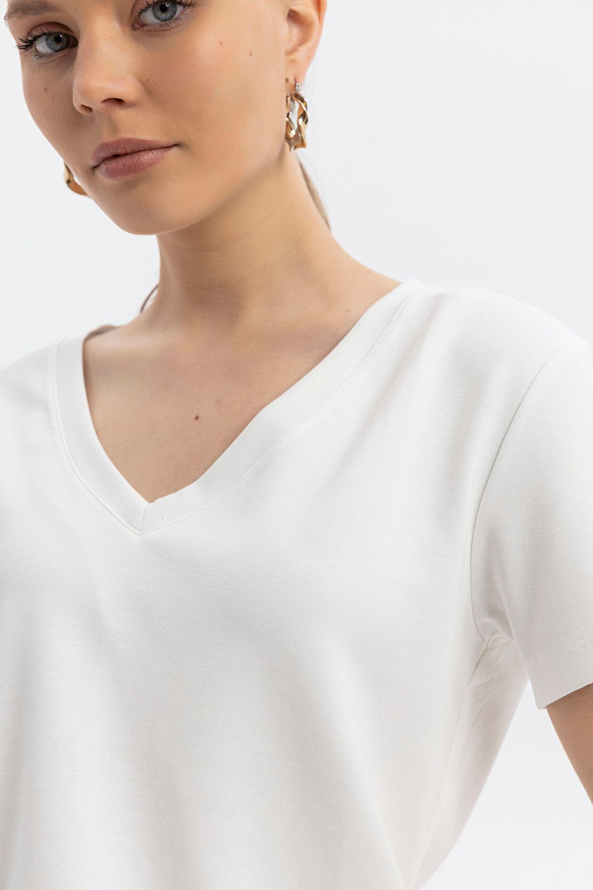 V yaka Cloudtouch yumuşak Basic Kısakol T-shirt