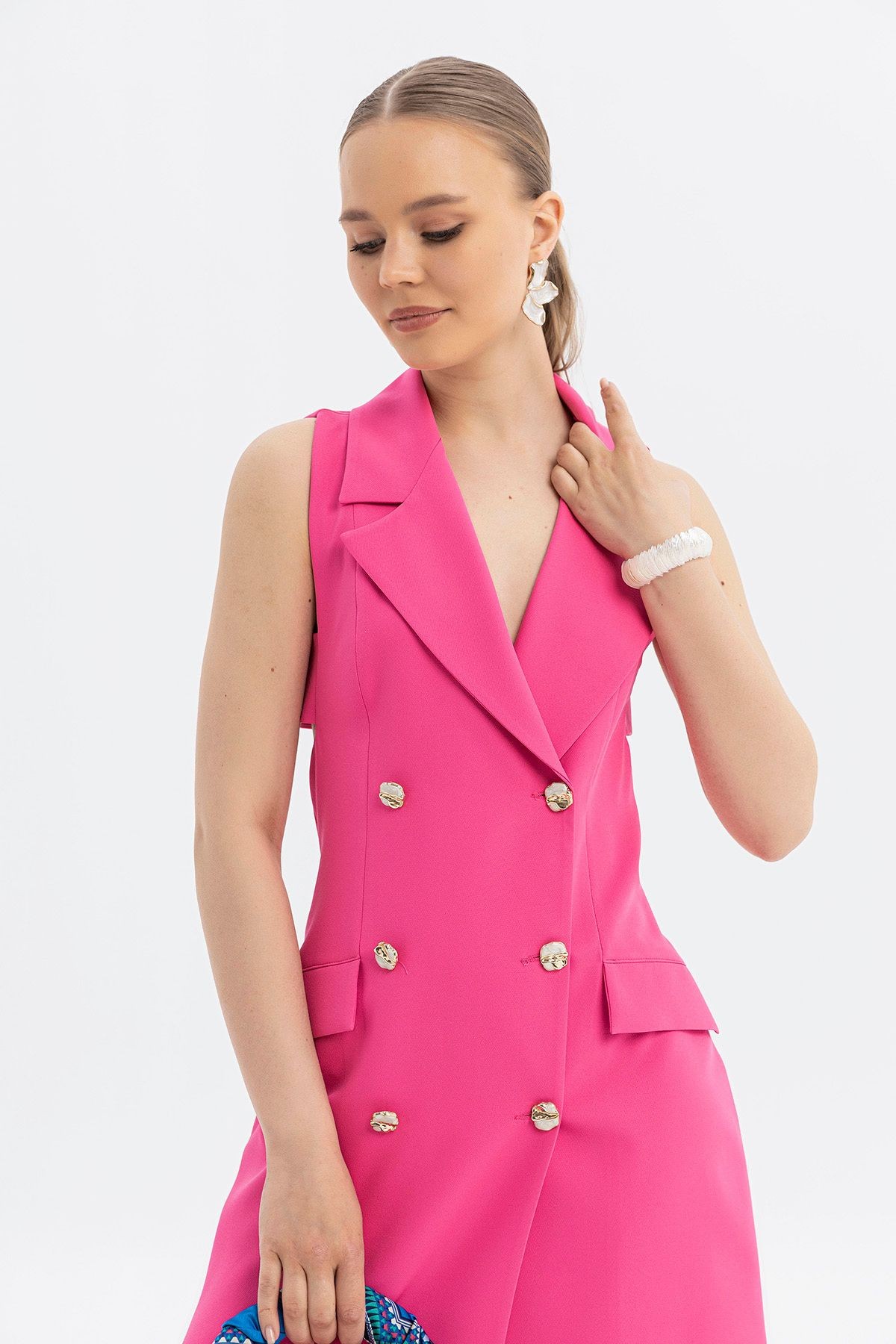Sırtı Cut-out detaylı Gold düğmeli Kolsuz Blazer Elbise